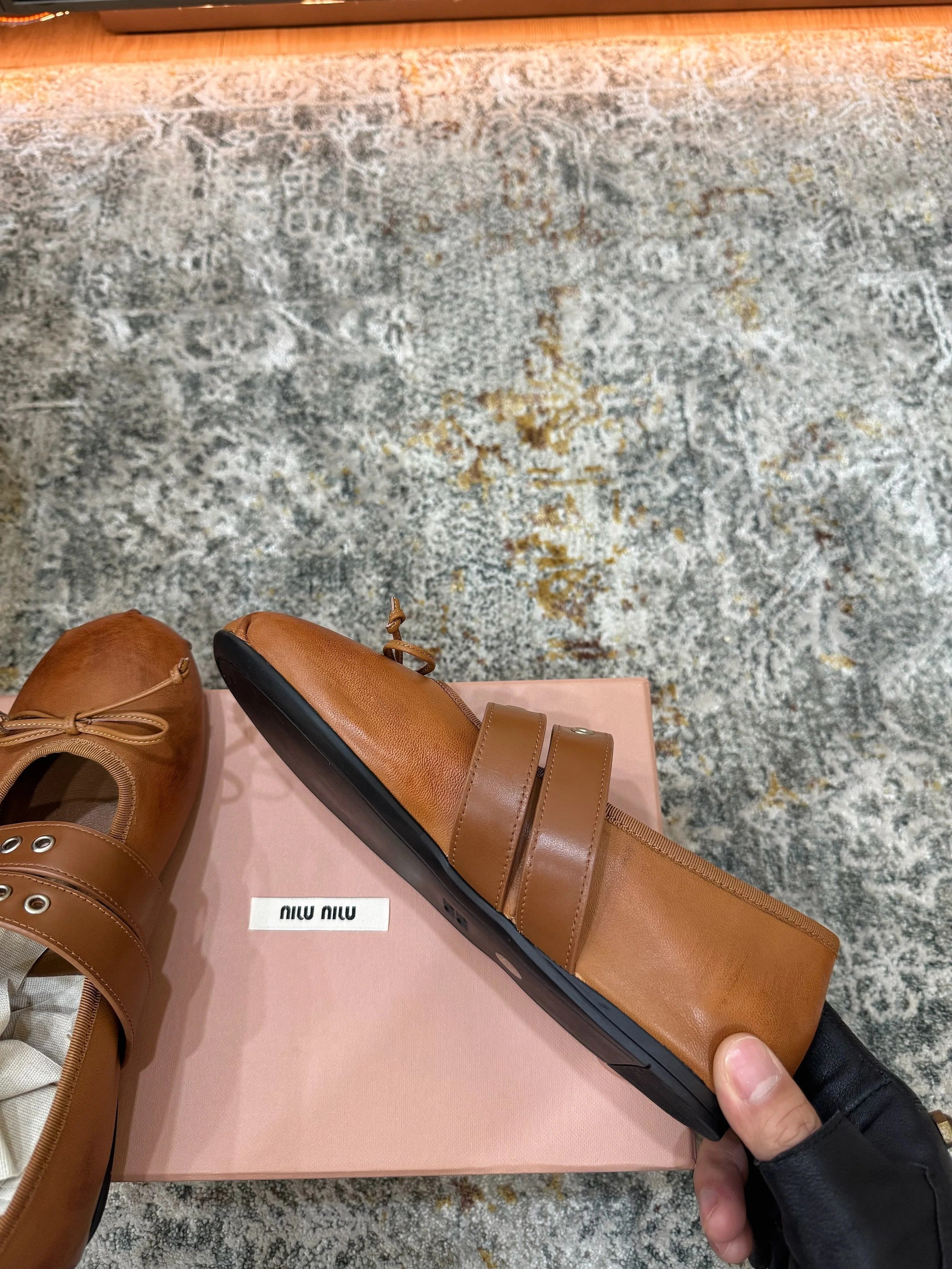 Miumiu 26ss Mary Janes Ballet Flat Camel Cowhide 709813