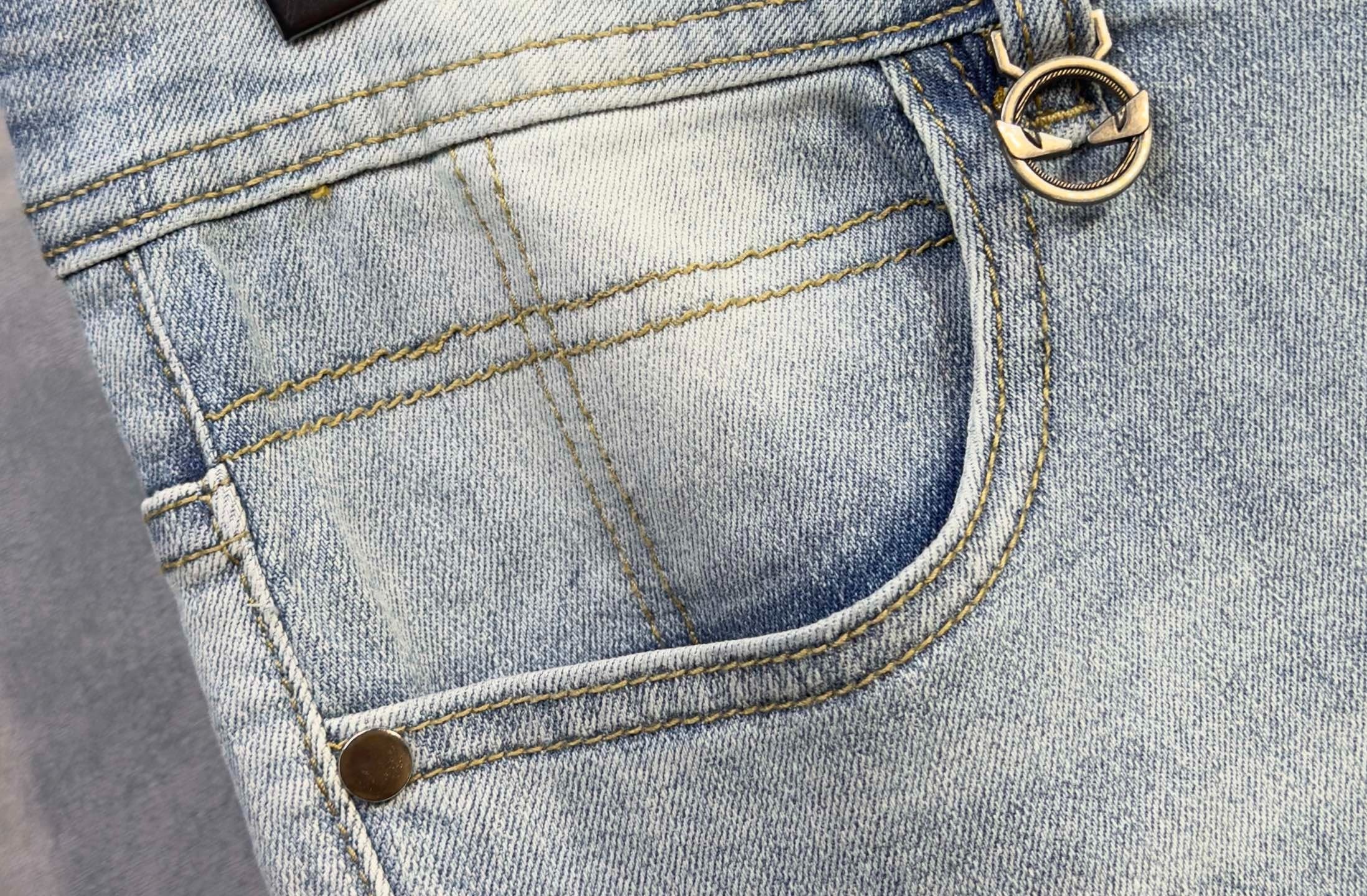 Fendi 2026 Men's Jeans Light Blue Denim 737200