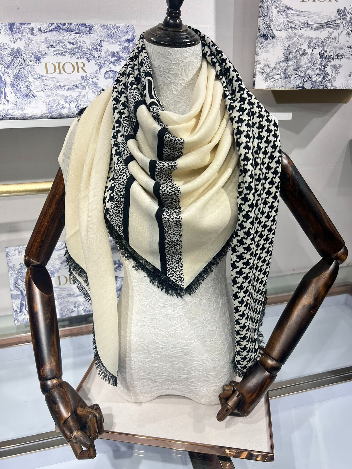 Dior 2026 Montaigne Scarf 140cm White Black Silk And Cashmere 185550