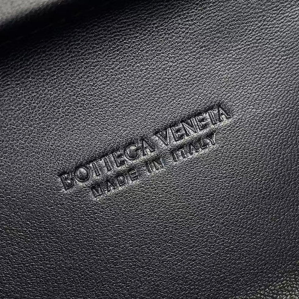 Bottega Veneta 2026 Knot Clutch 20cm Black Lambskin