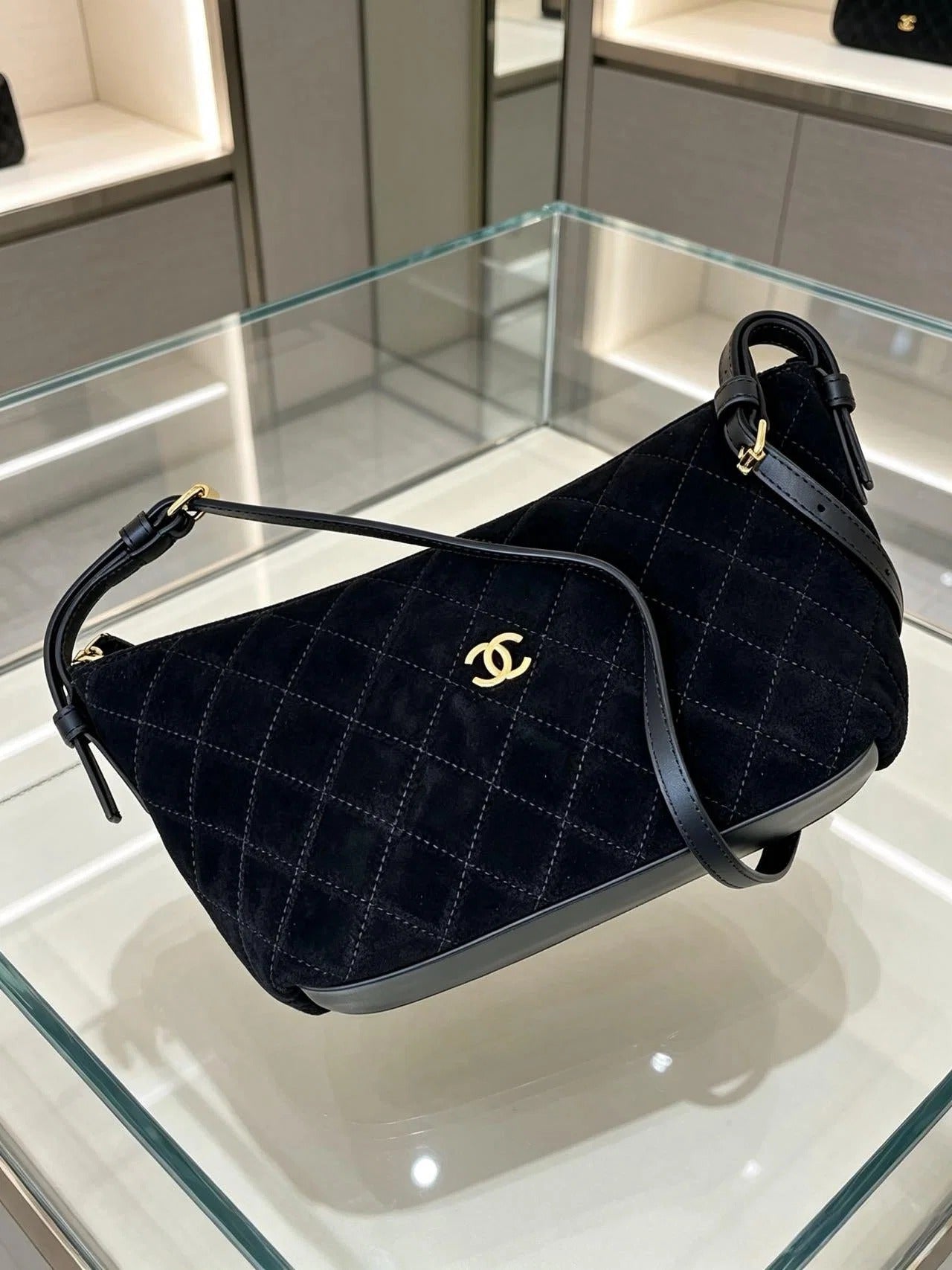 Chanel 2026 Clutch Bag 19cm Suede Leather