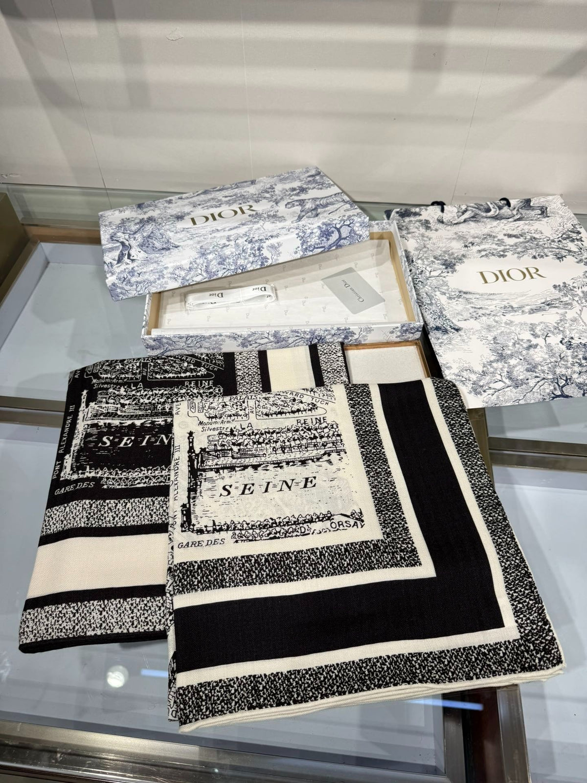 Dior 2026 Square Scarf 140cm Velvet 196028