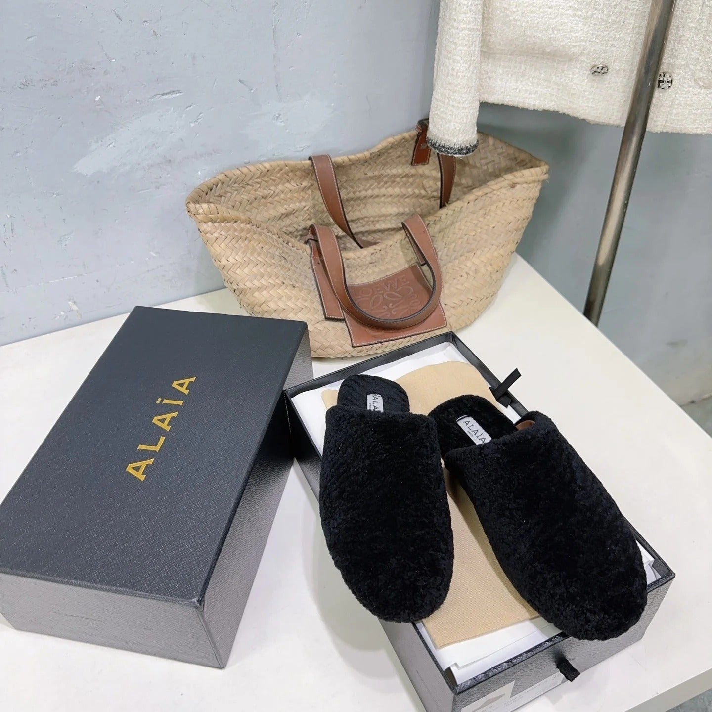 ALAIA 25 Fur Mule Slipper Black in Lambswool 629514