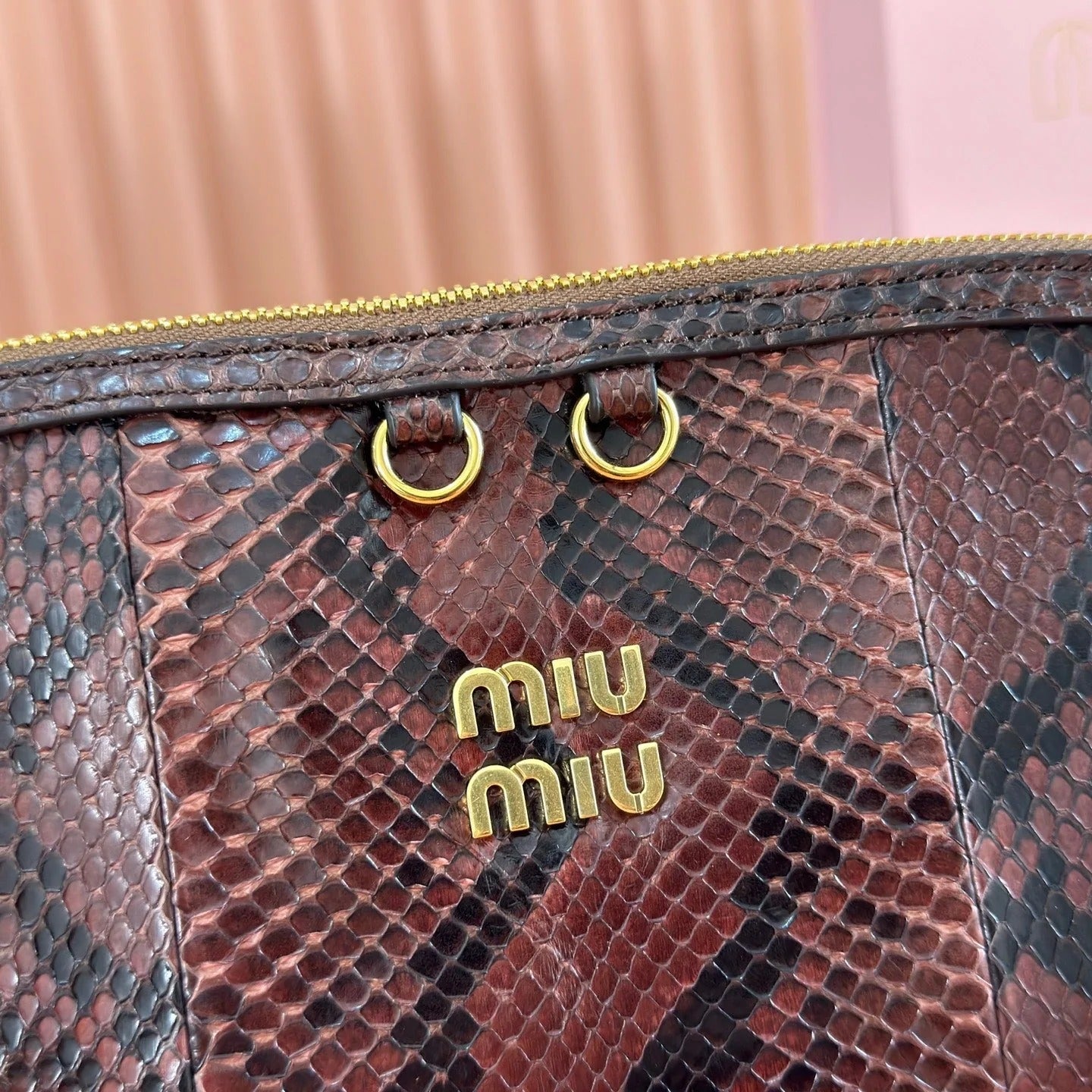 Miu Caprice Clutch 28 Dark Brown in Snakeskin 285282