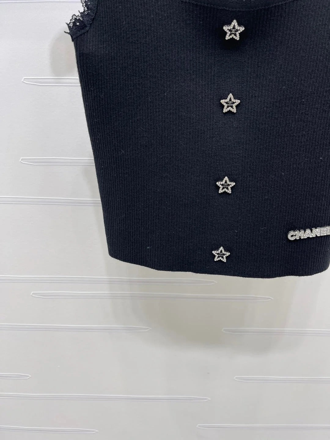 Chanel 2026 Lace-Trimmed Knit Vest Wool 771015