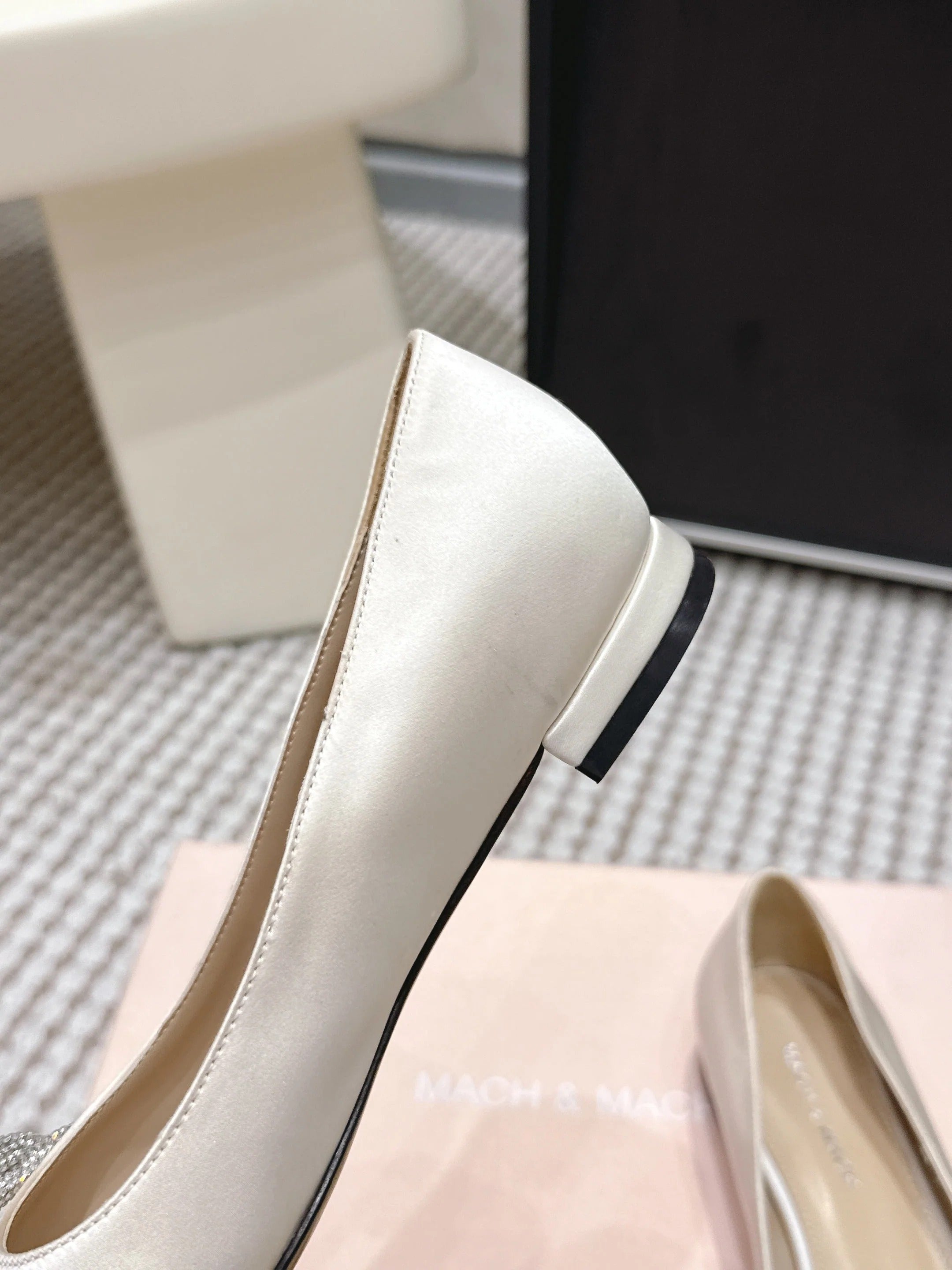 Mach & Mach 26SS Rhinestone Bow Flats Milk White in Silk 722449