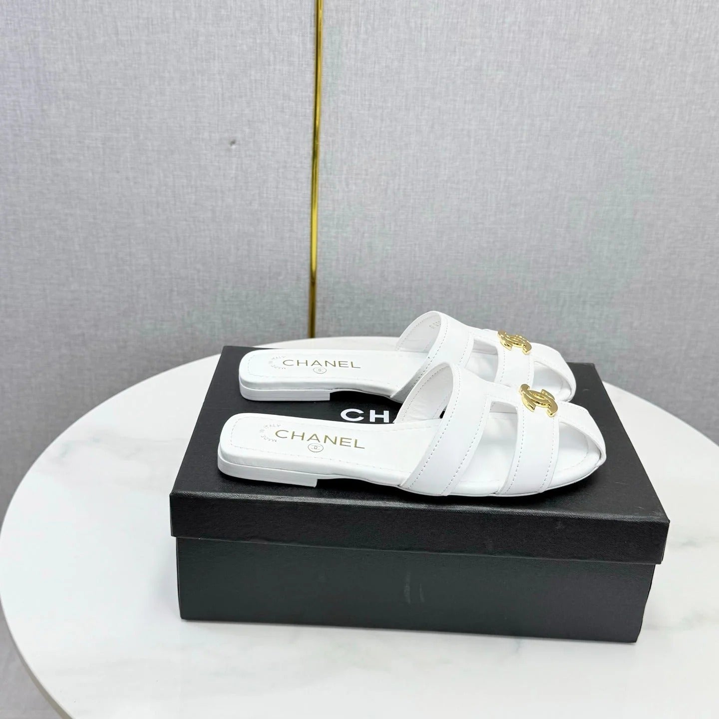 Chanel 2026 Double C Cutout Slipper Sheepskin 904592