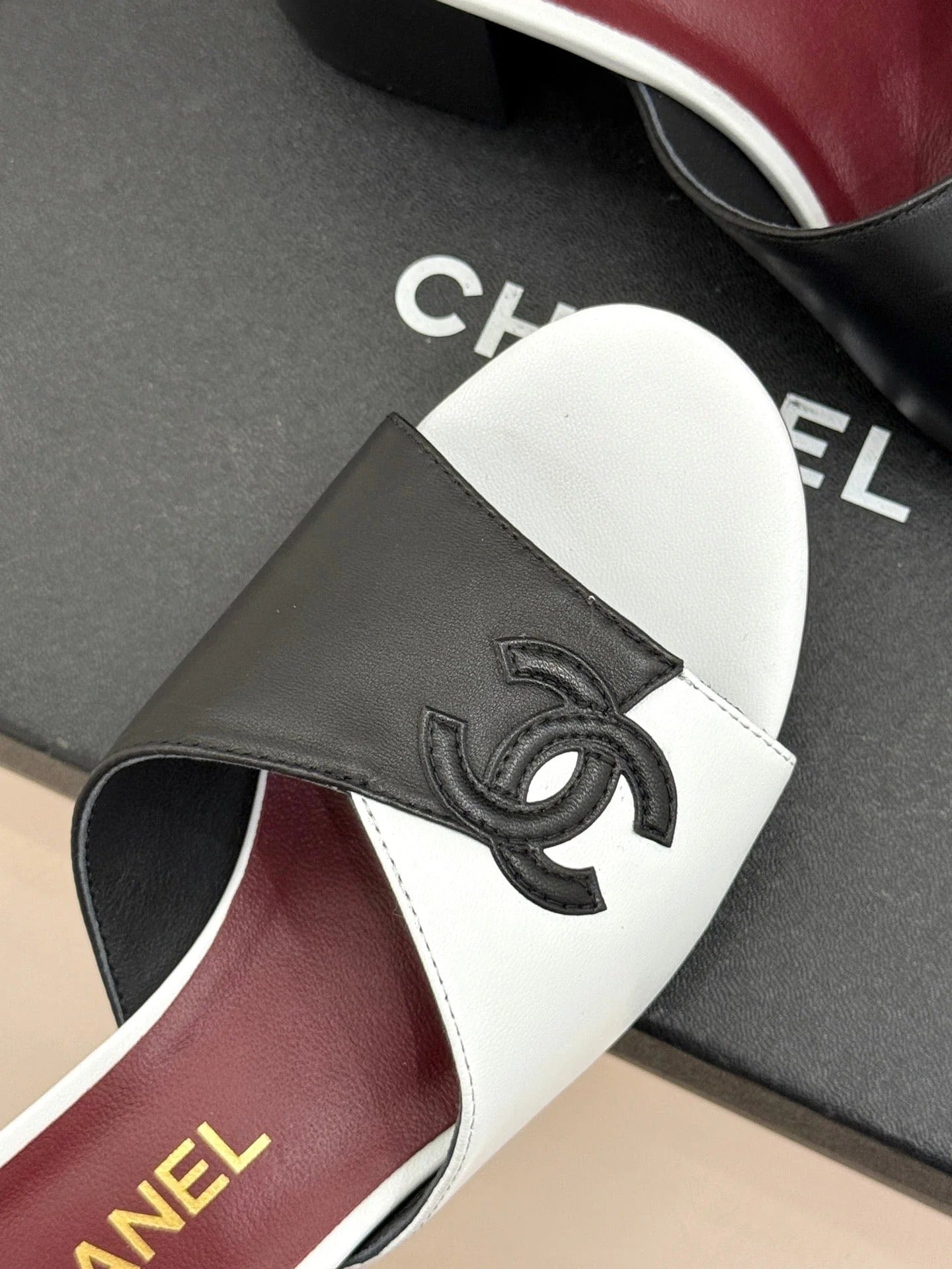 CC 26S Double C Patchwork Sandal 50 White Black in Cowhide 706376