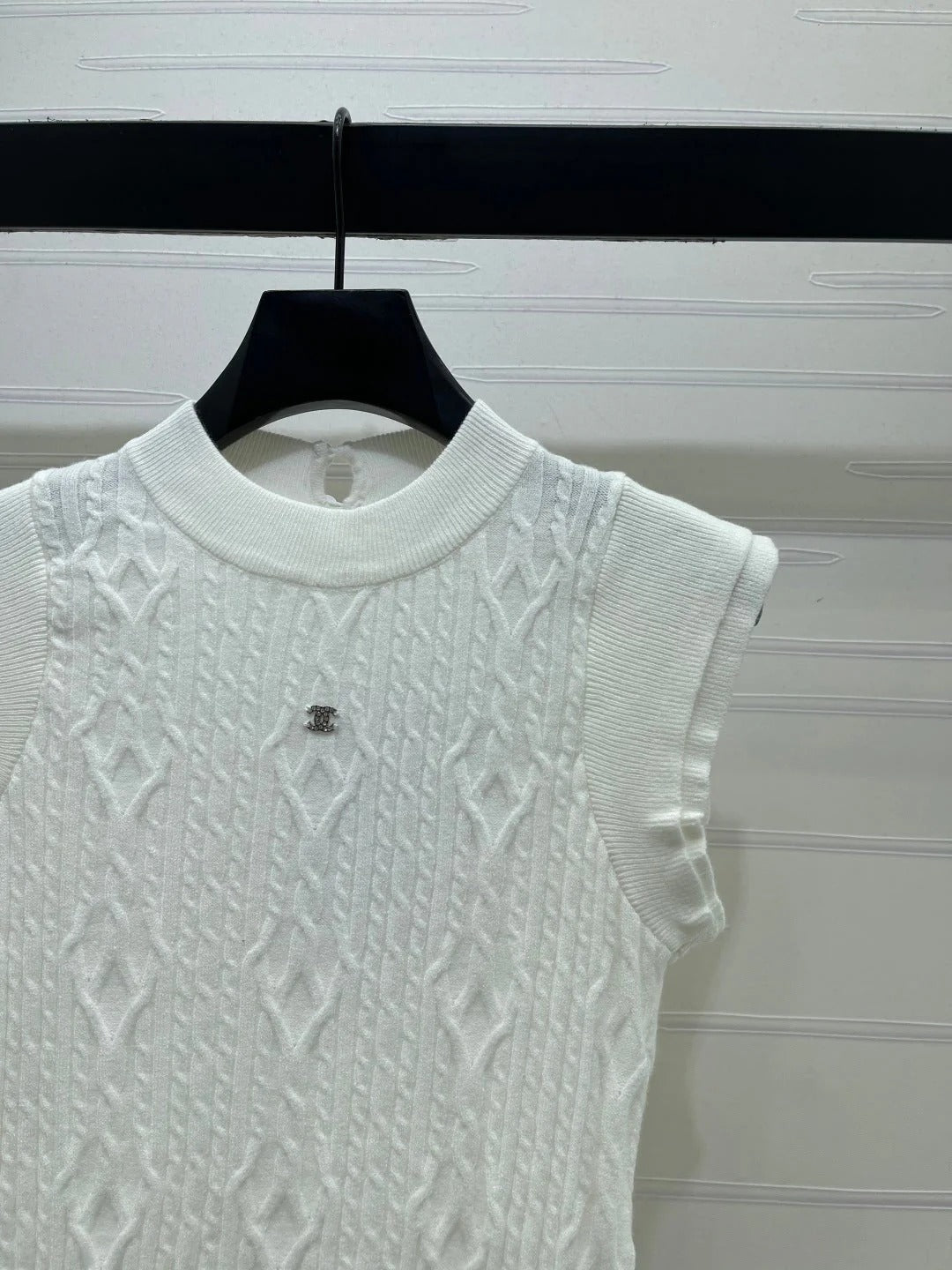 Chanel 2026 Crew Neck Cable Knit Vest Cotton 677762
