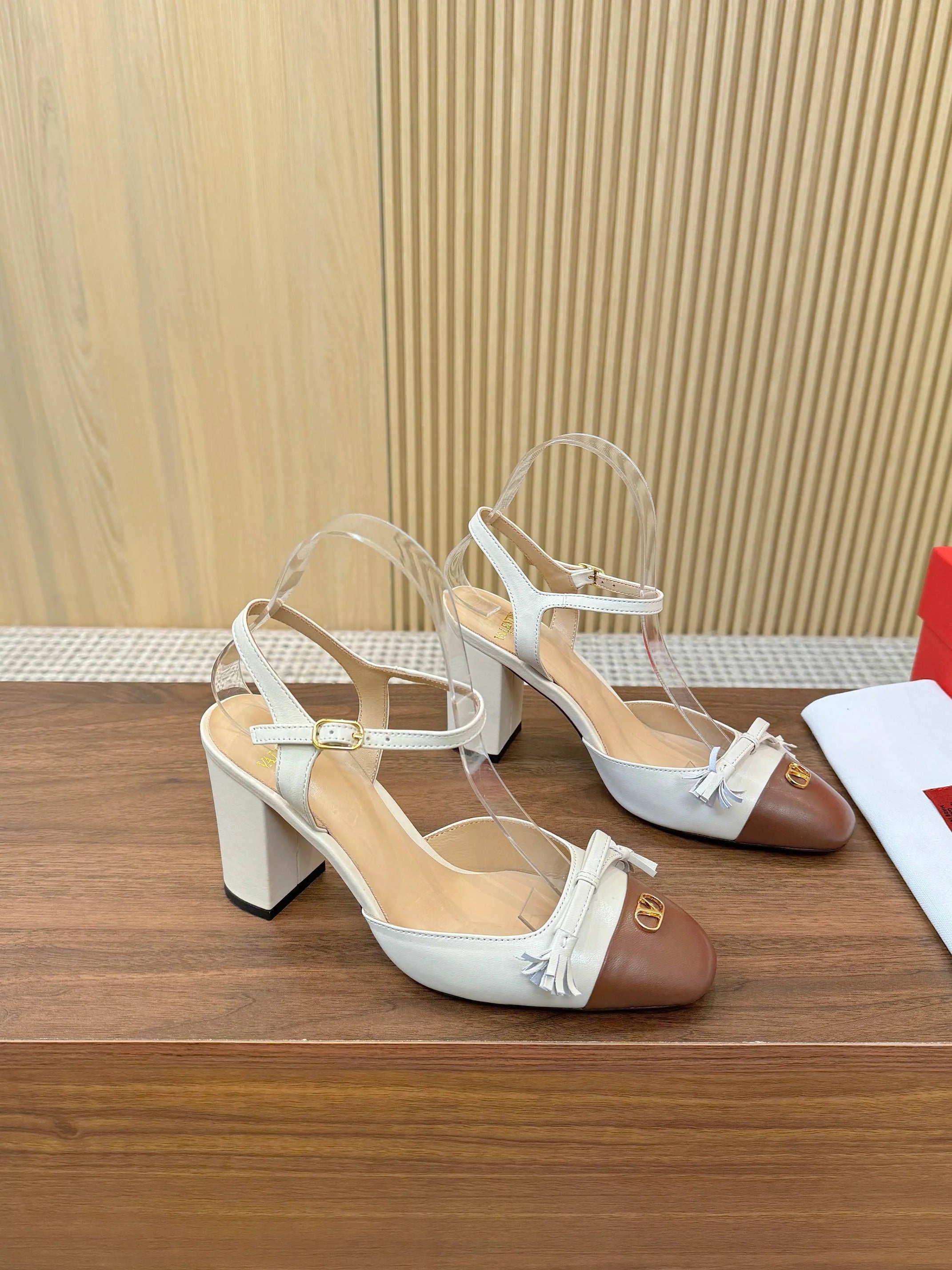 Valentino Garavani Valet Du Roi 80mm Slingback Calfskin 863320