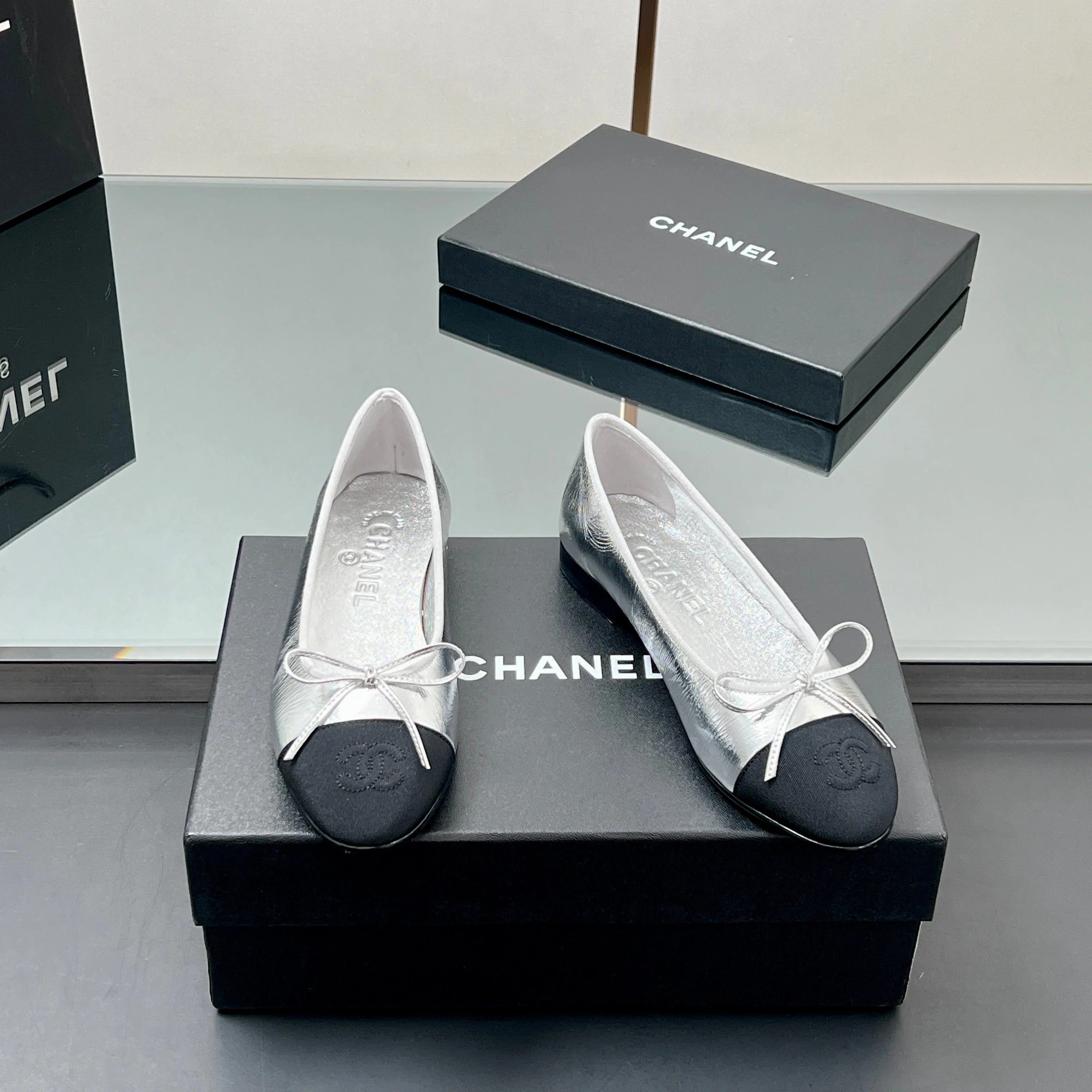 CC Ballet Flats 20mm Silver Metallic Sheepskin Black Grosgrain 266677