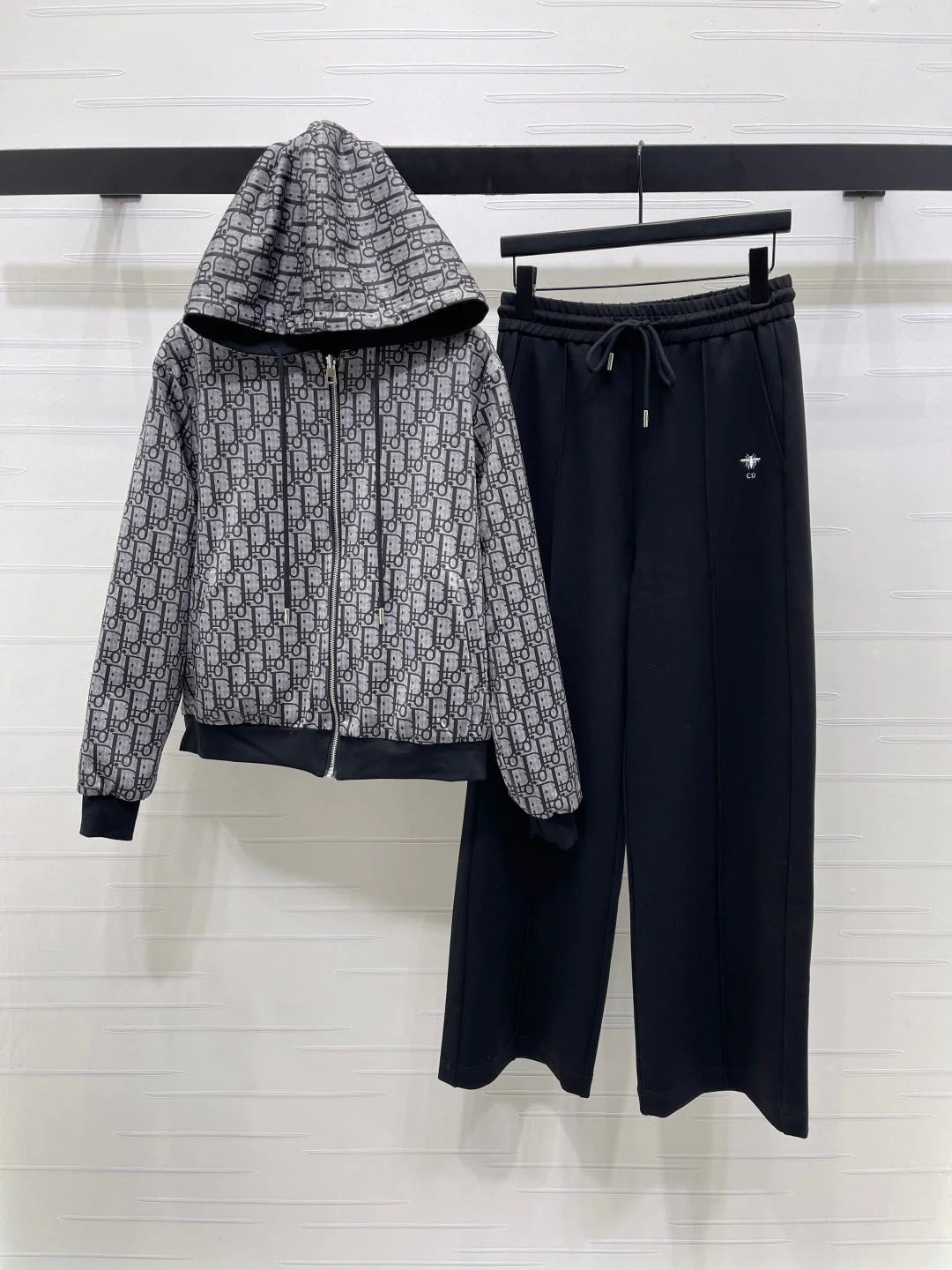 DIOR 25S REVERSIBLE HOODED JACKET AND PANTS SET 669