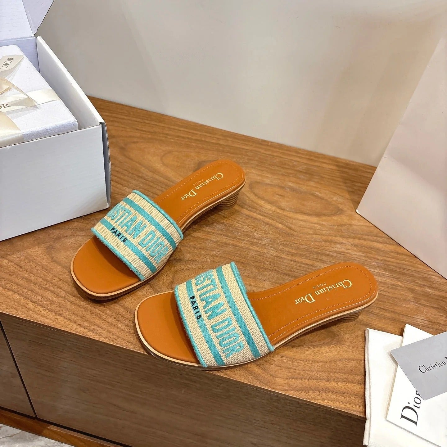 CD 26s Dway Sandals Canvas Sheepskin 685355