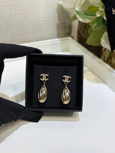 Chanel 2026 Gold Full Diamond Double C Lucky Clover Crystal Earrings