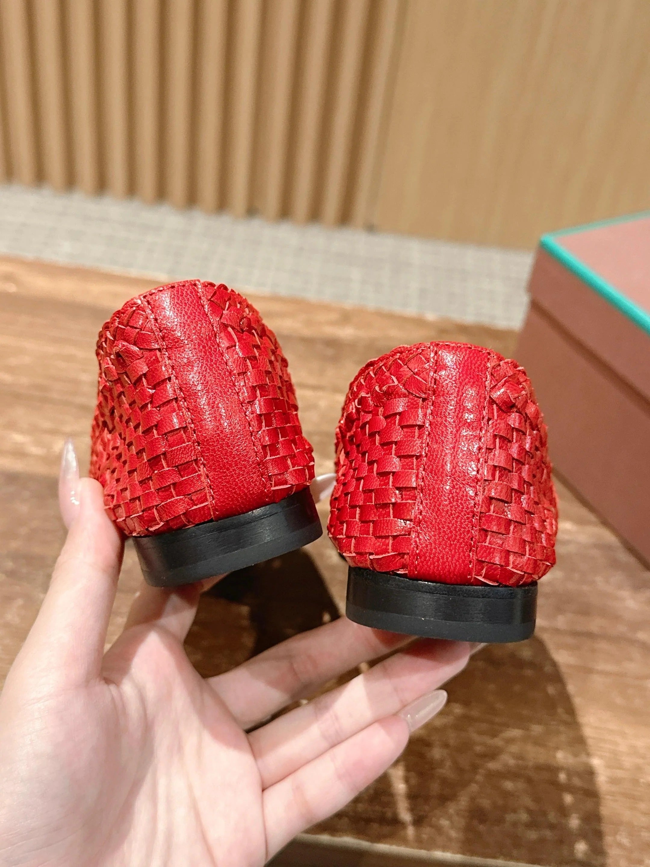 LP POINTED-TOE BALLET FLATS 25S IN RED LAMBSKIN