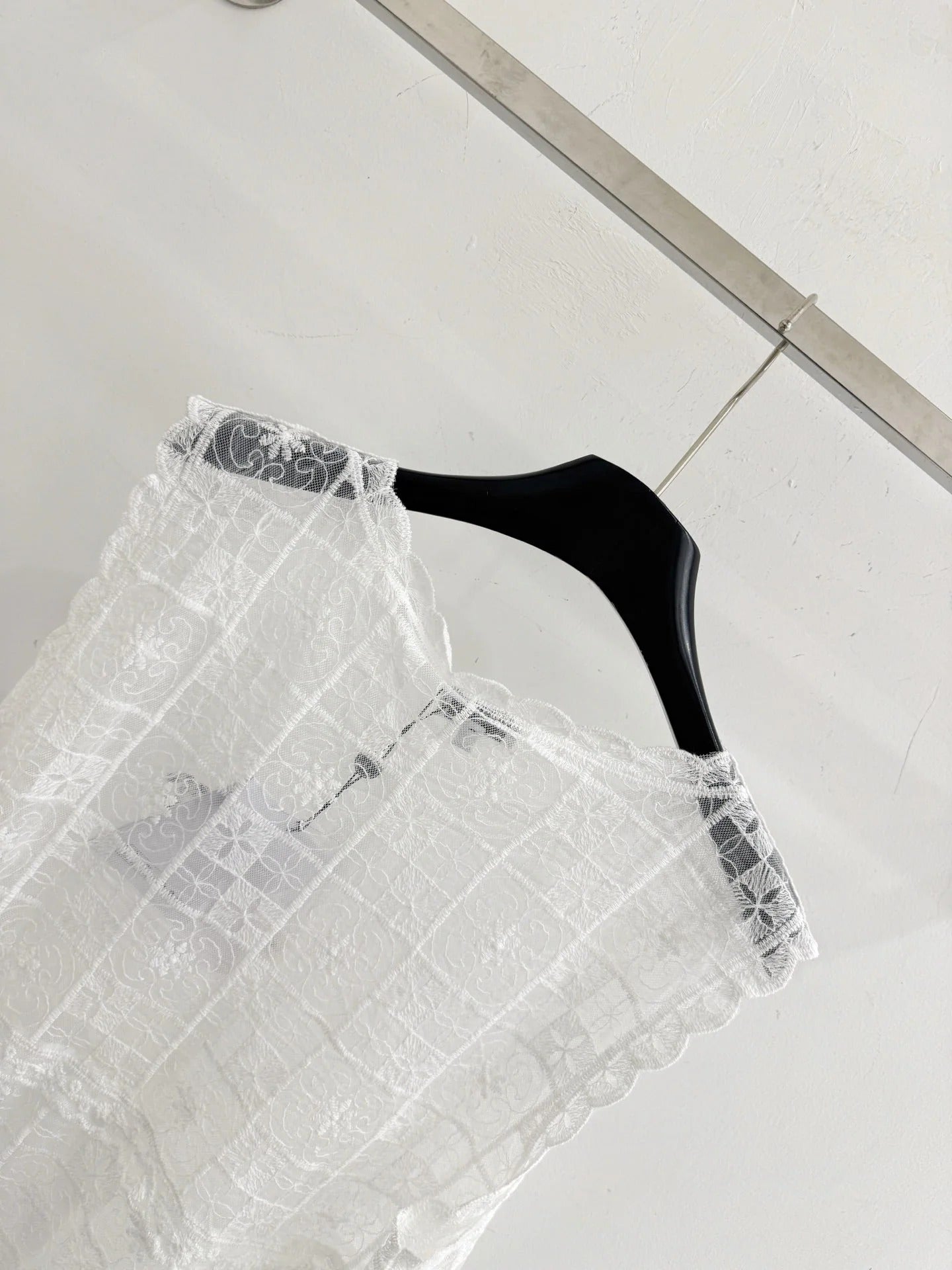 Chanel 2026 Lace Sleeveless Vest White Cotton 294458