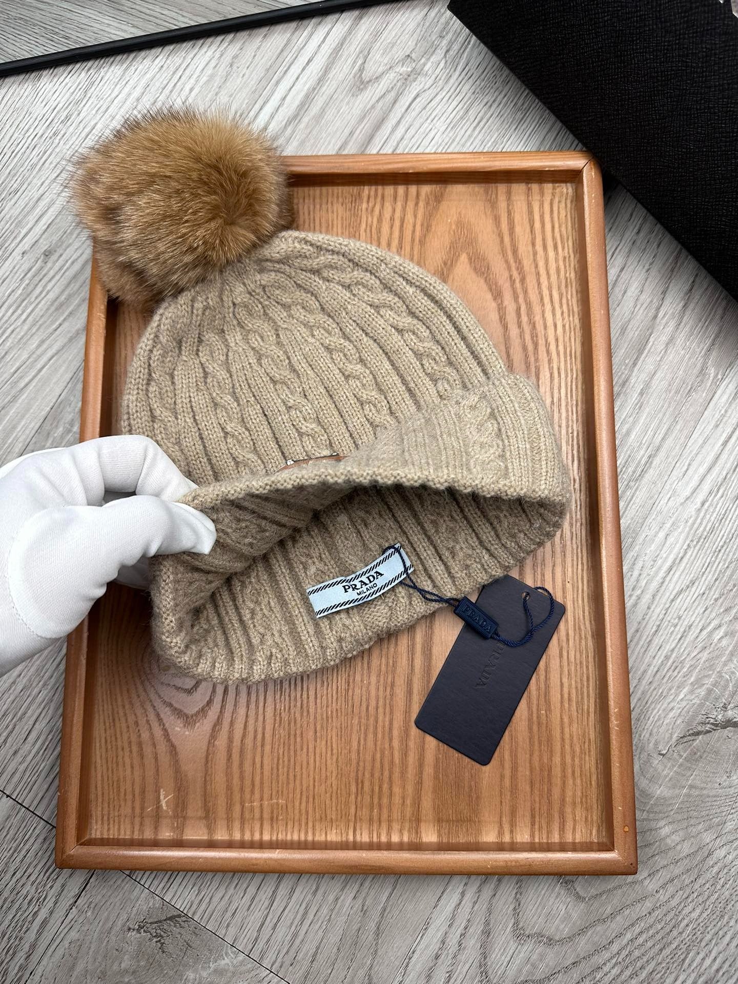 BEANIE HAT IN CAMEL BROWN WOOL 352367