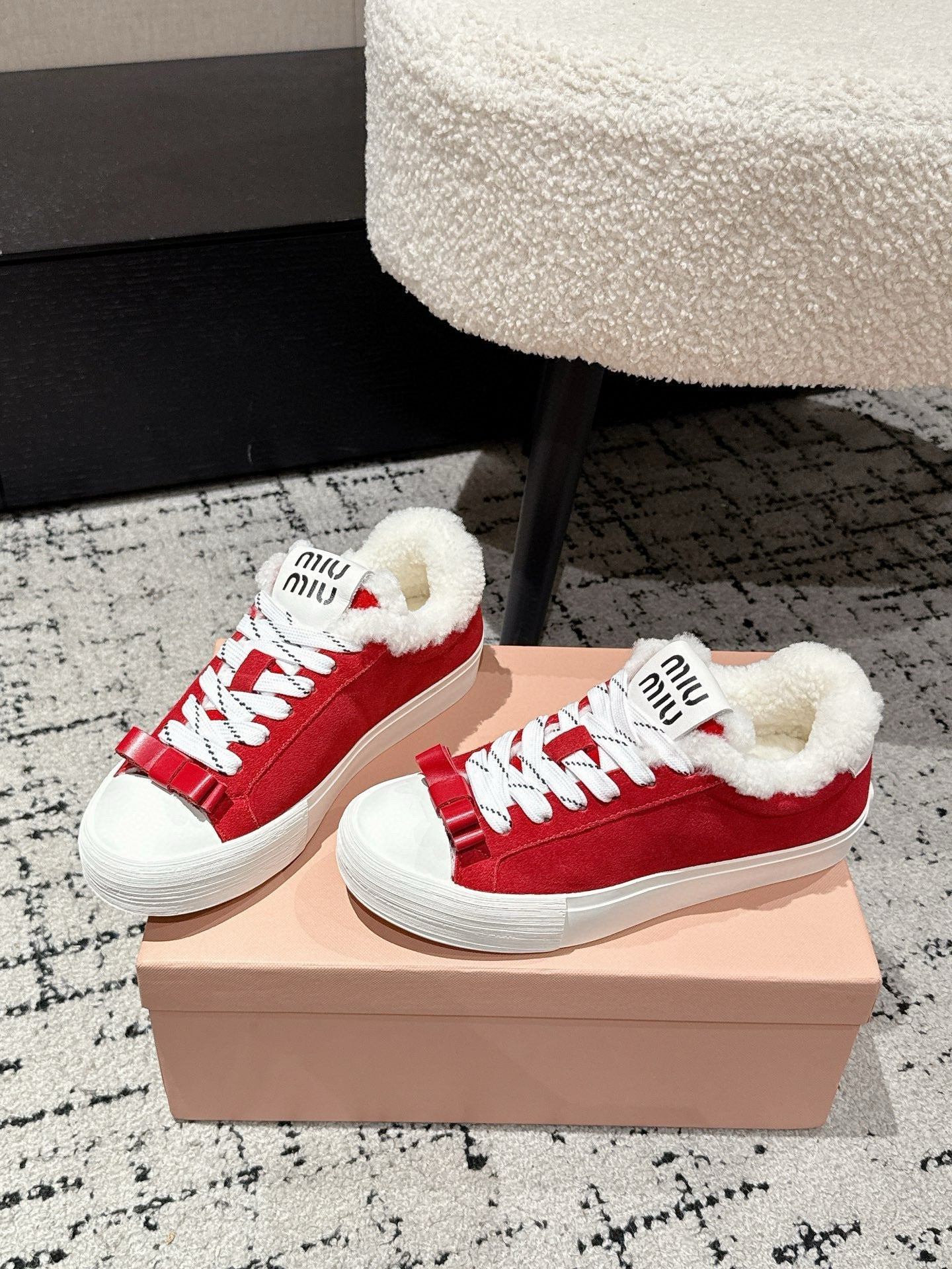 Miu 25 Small Bow Snealer Red White Suede Wool 541922