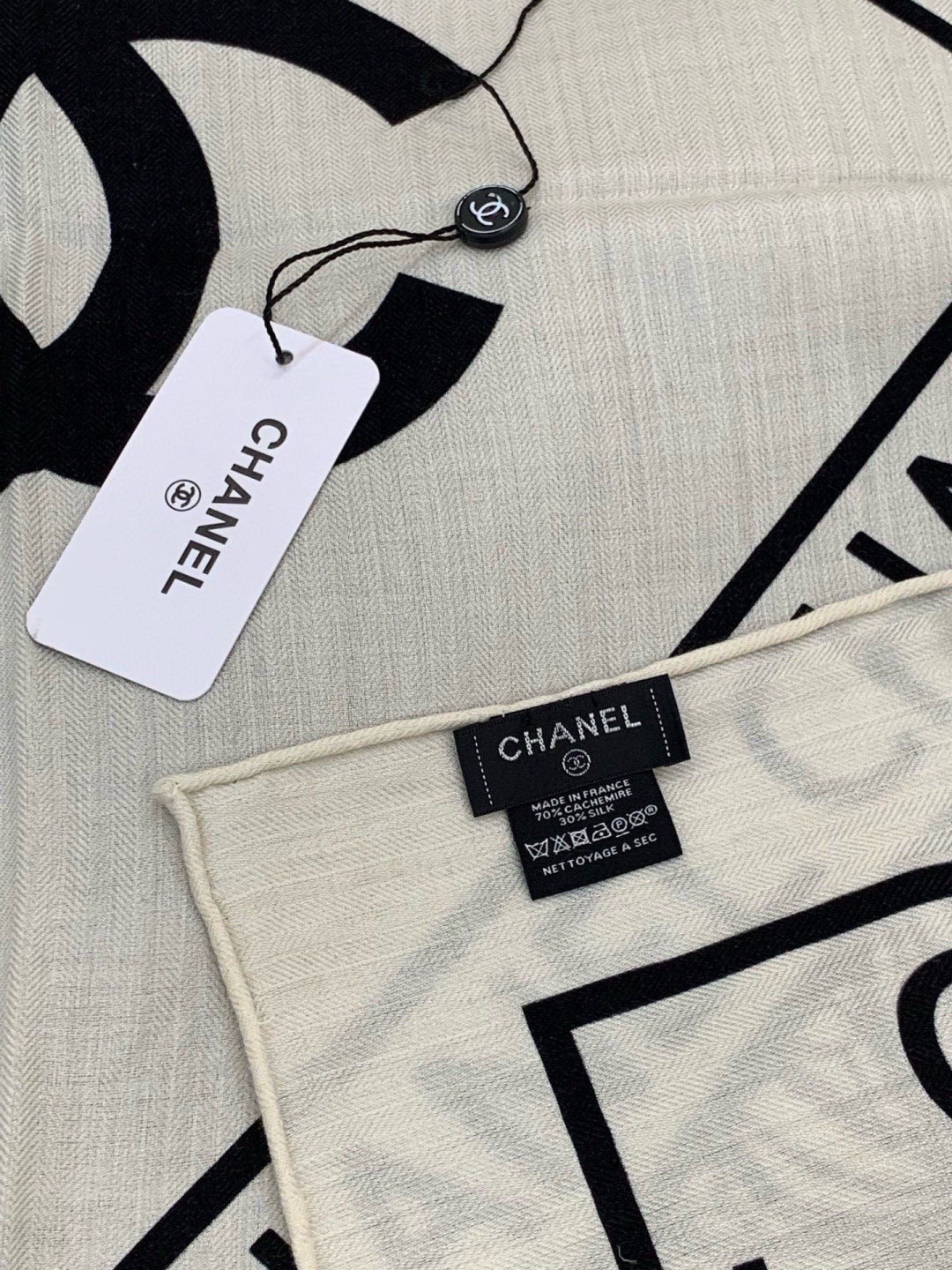 Chanel 26s Scarf 140 In Cashmere Silk 306134