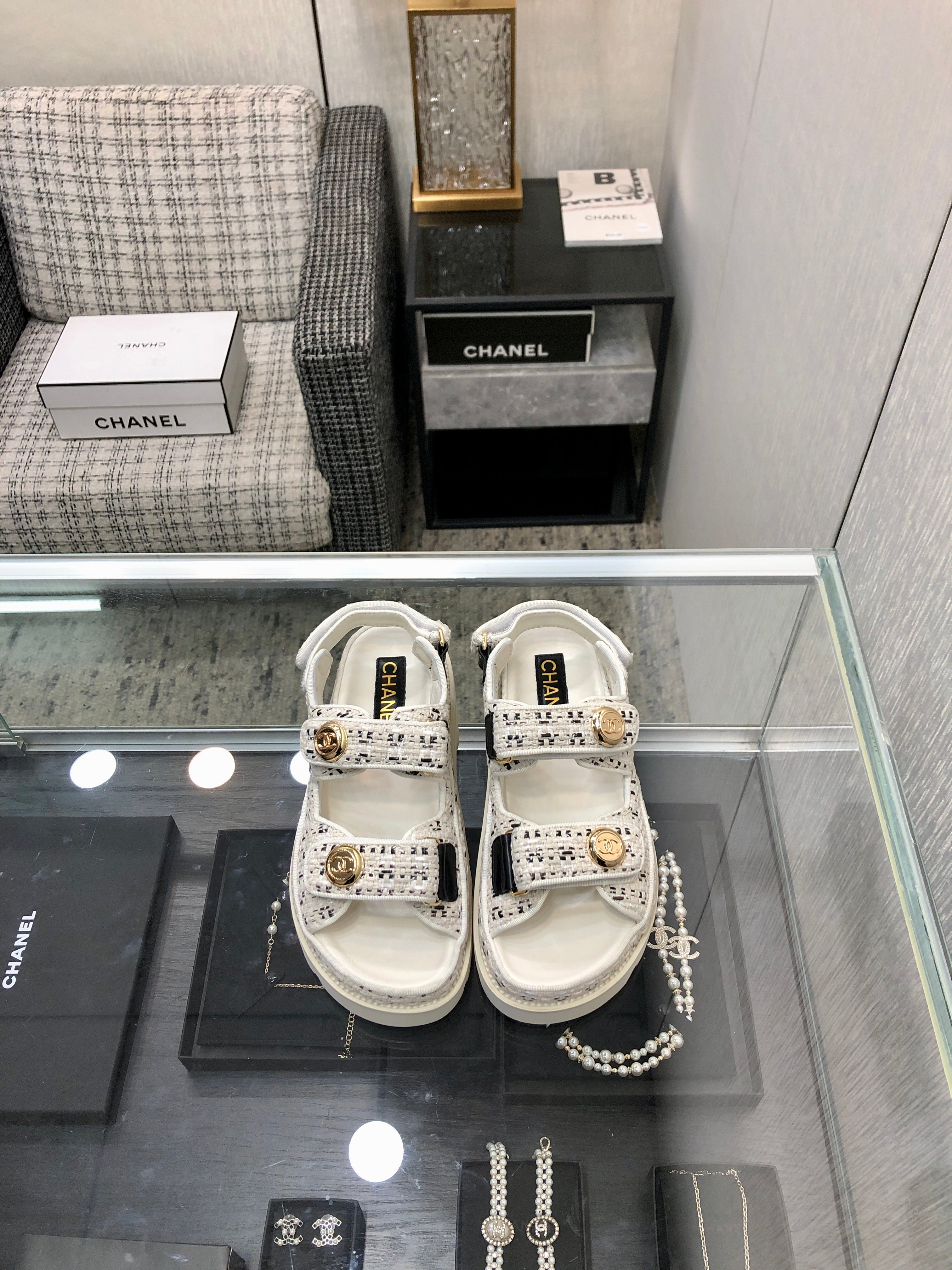 DAD SANDAL IN WHITE MIX BLACK TWEED FABRIC