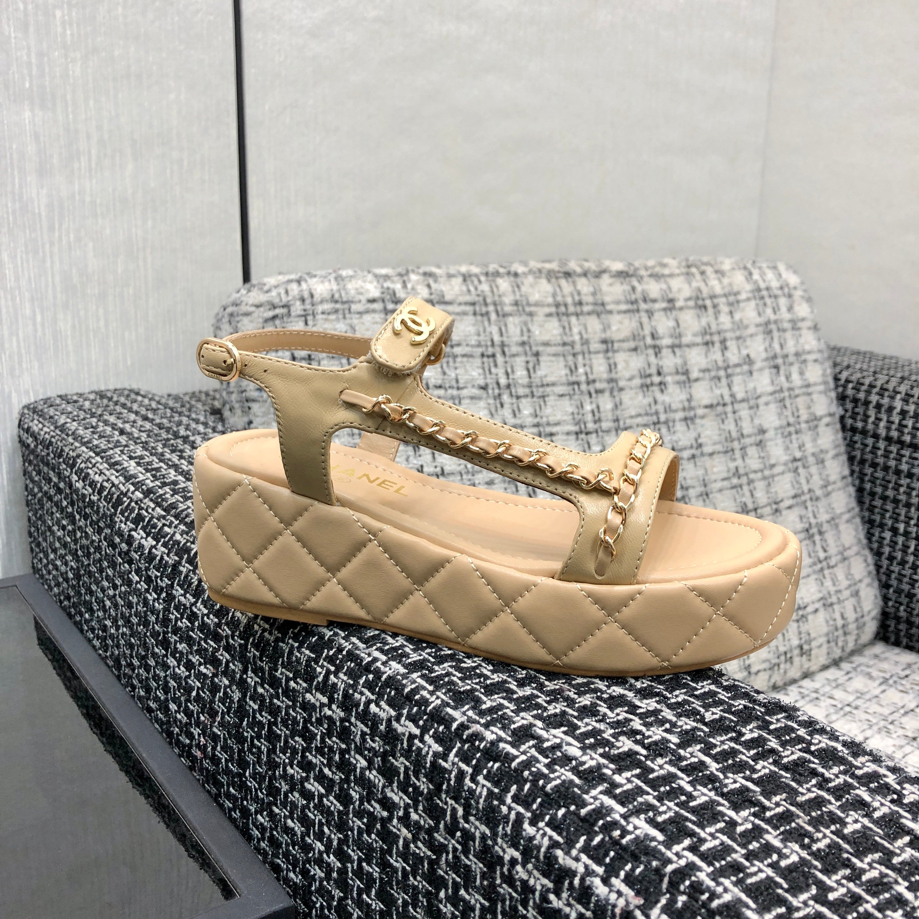 CC Platform Sandals Quilted Chain Beige Lambskin 602505