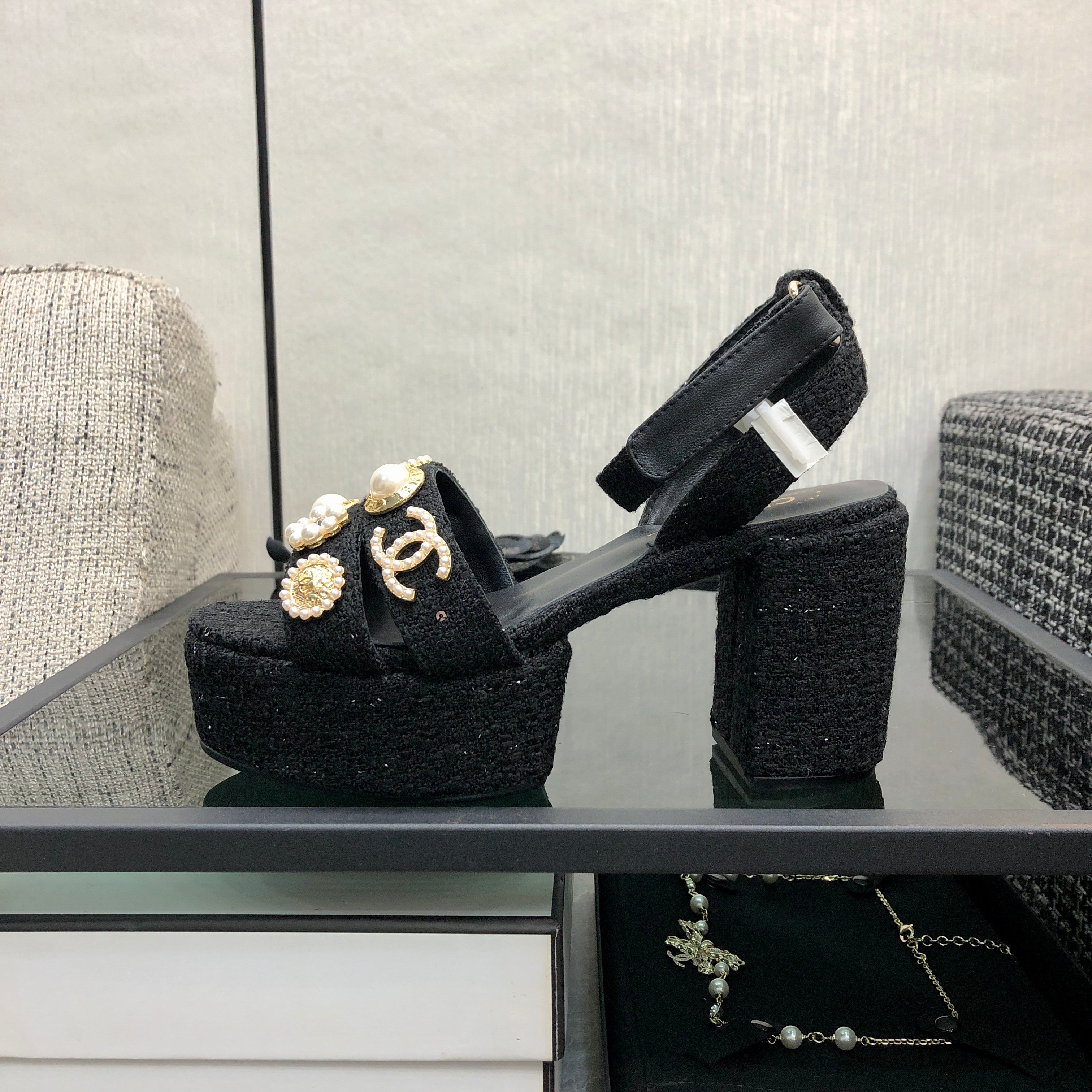 CC SS25 Sandals Tweed & Metal Black 602477