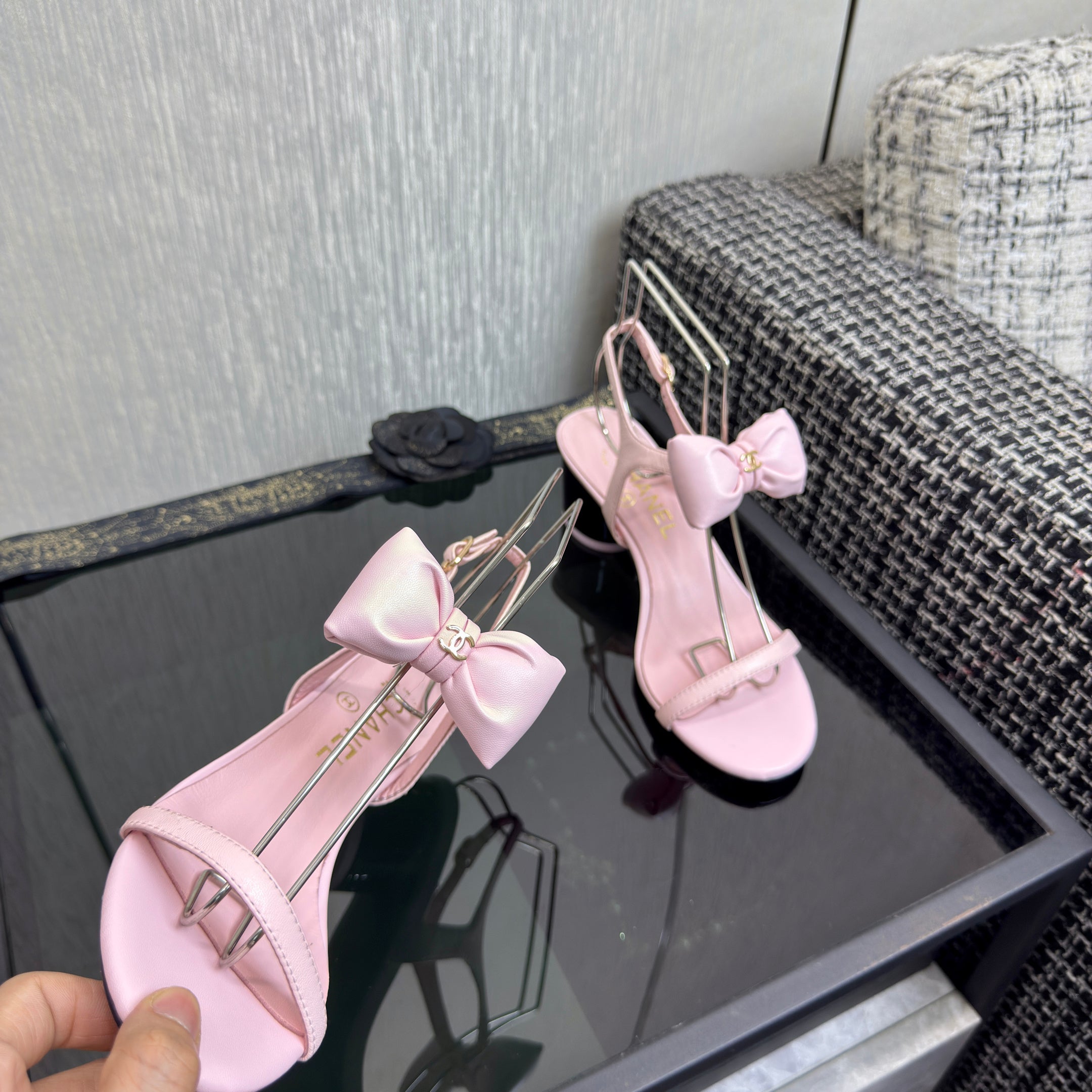 CC 25P Bow-Adorned Fairy Sandals Soft Pink Sheepskin 602502