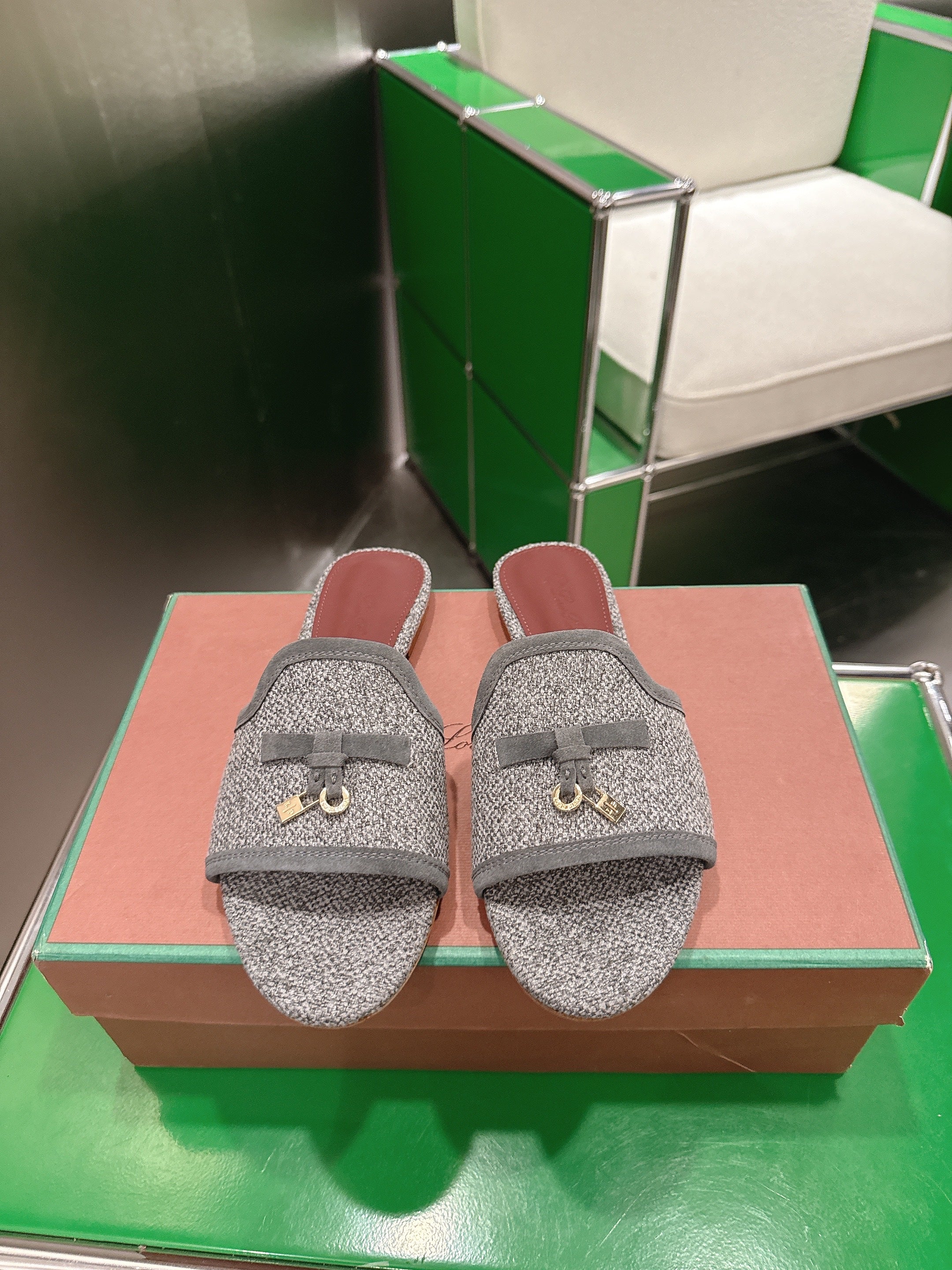 LP Summer Charm Slipper Grey Tweed Leather 632135