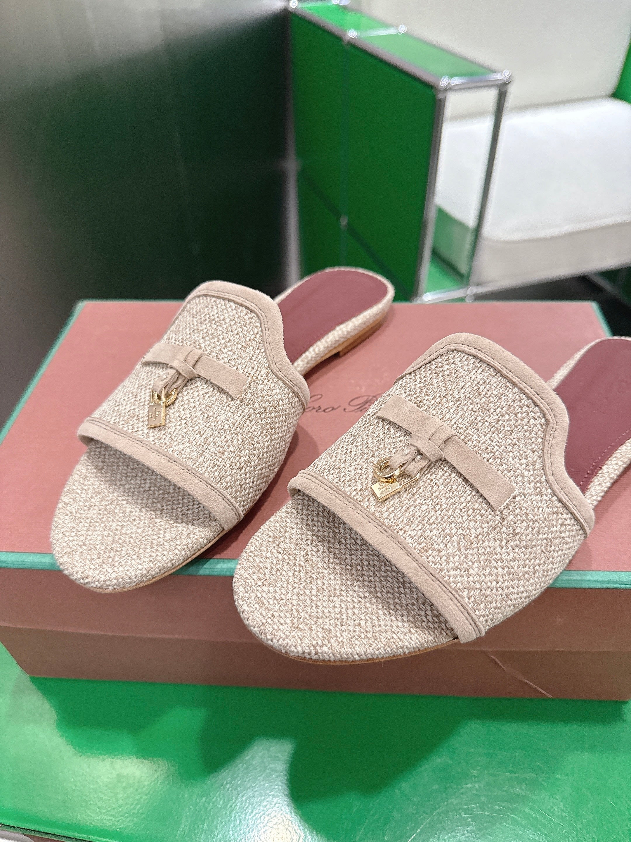 LP Summer Charm Slipper Beige Tweed Leather 632137