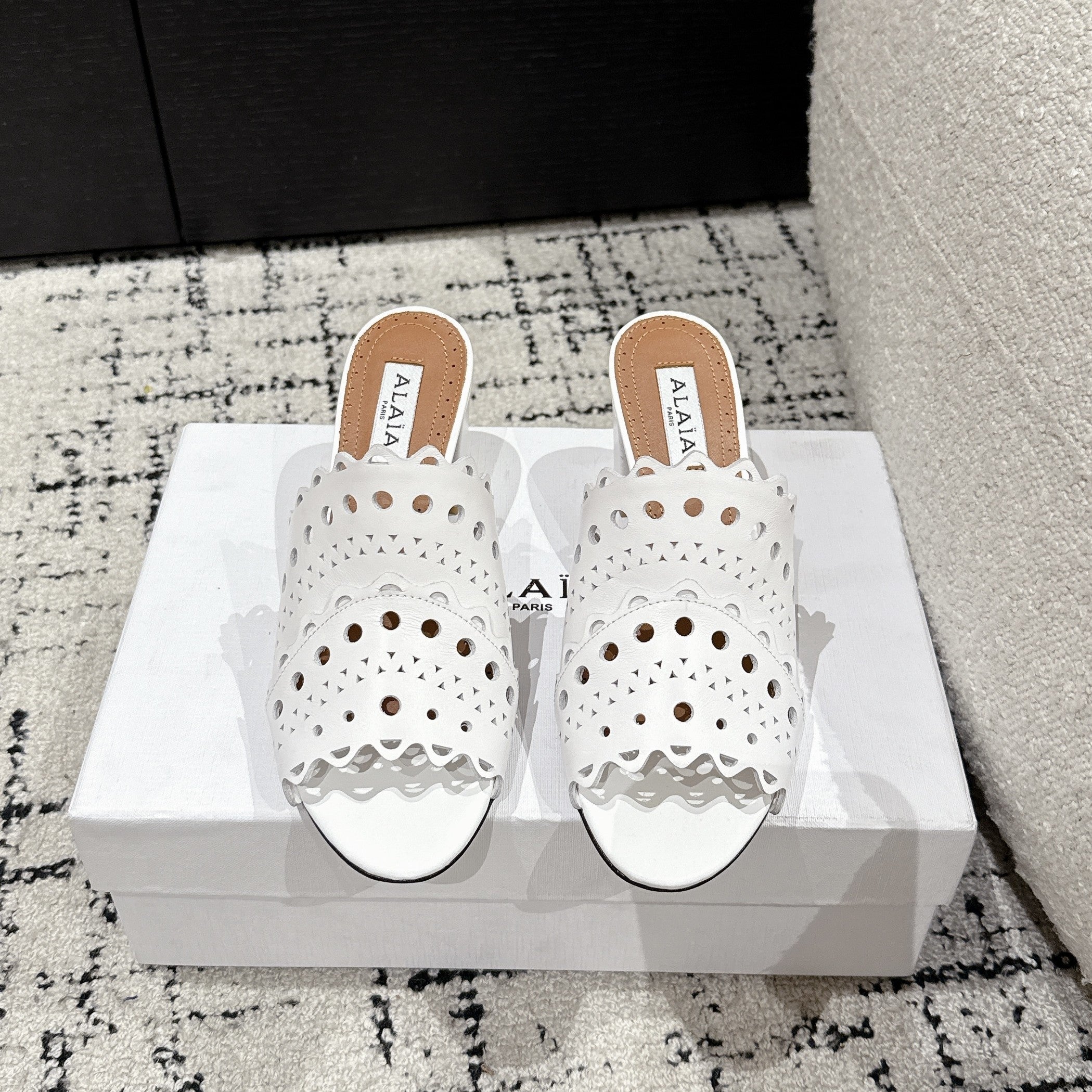Alaia Vienne Mule Heeled Sandals 70mm White Leather 232504