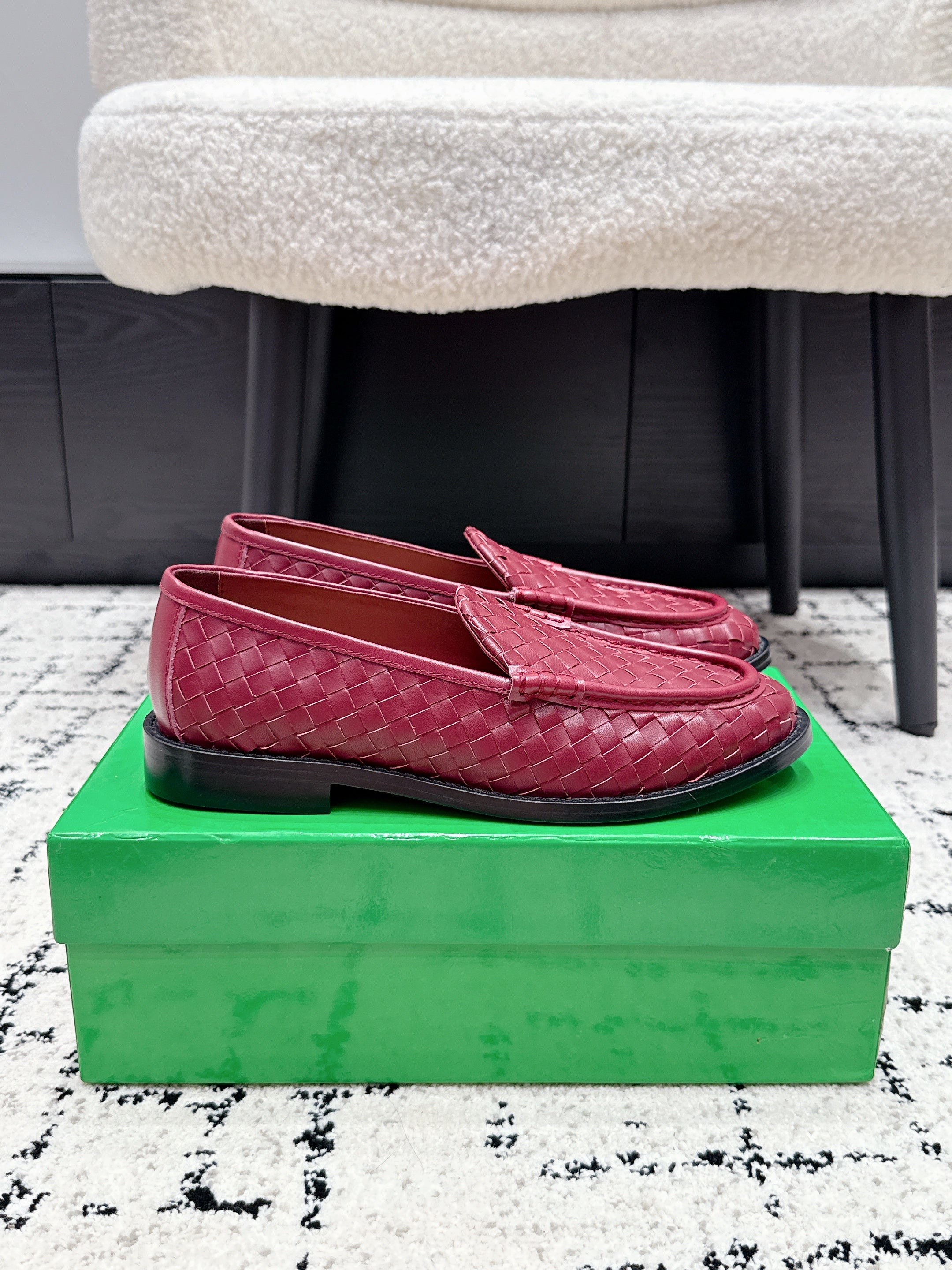 BV Silenzio Loafer Burgundy Woven Leather 769992