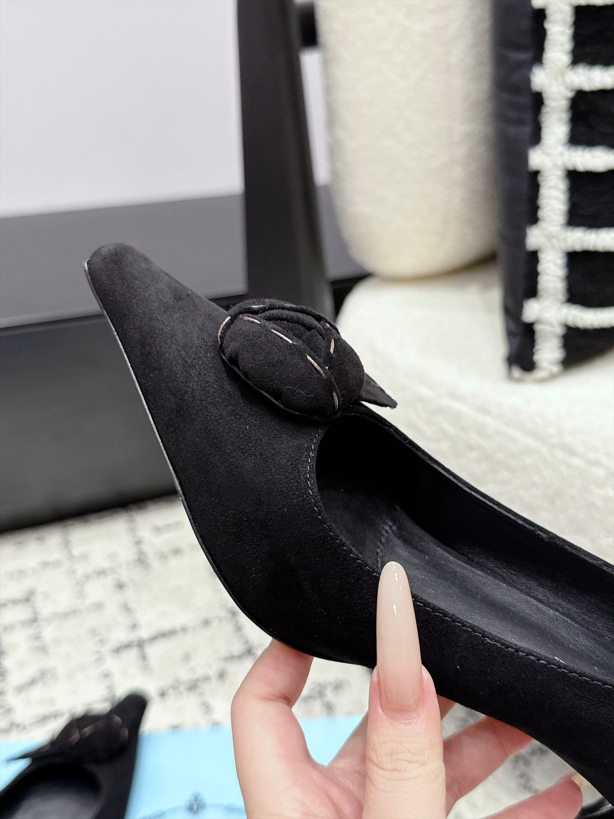 Prada Floral Detail Pumps 5.5cm Black Suede 120981