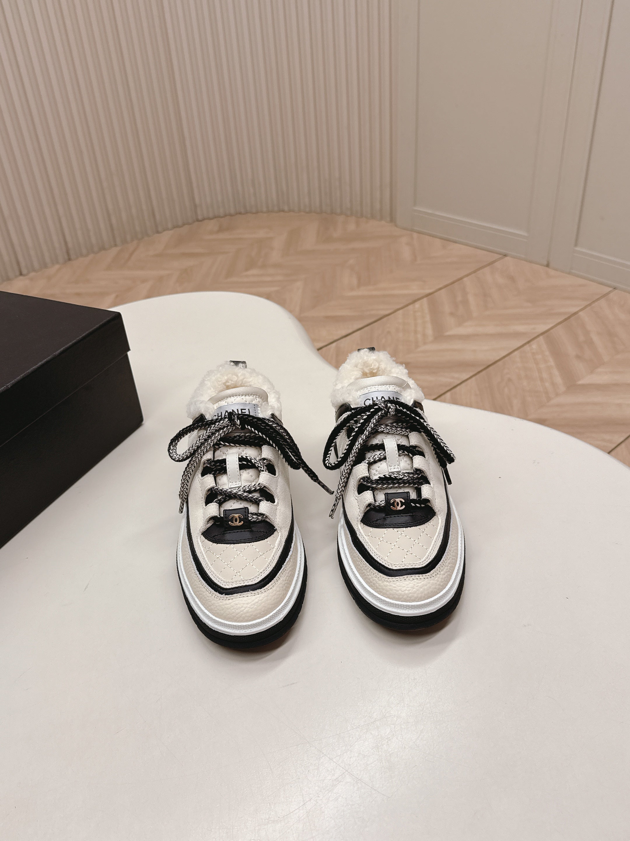 CC 25B Panda Sneakers White Fur Leather 542365