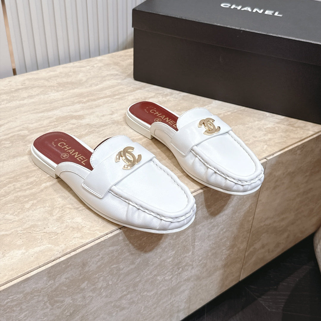 CC 26s Ruffled Mules White Glossy Sheepskin 992379
