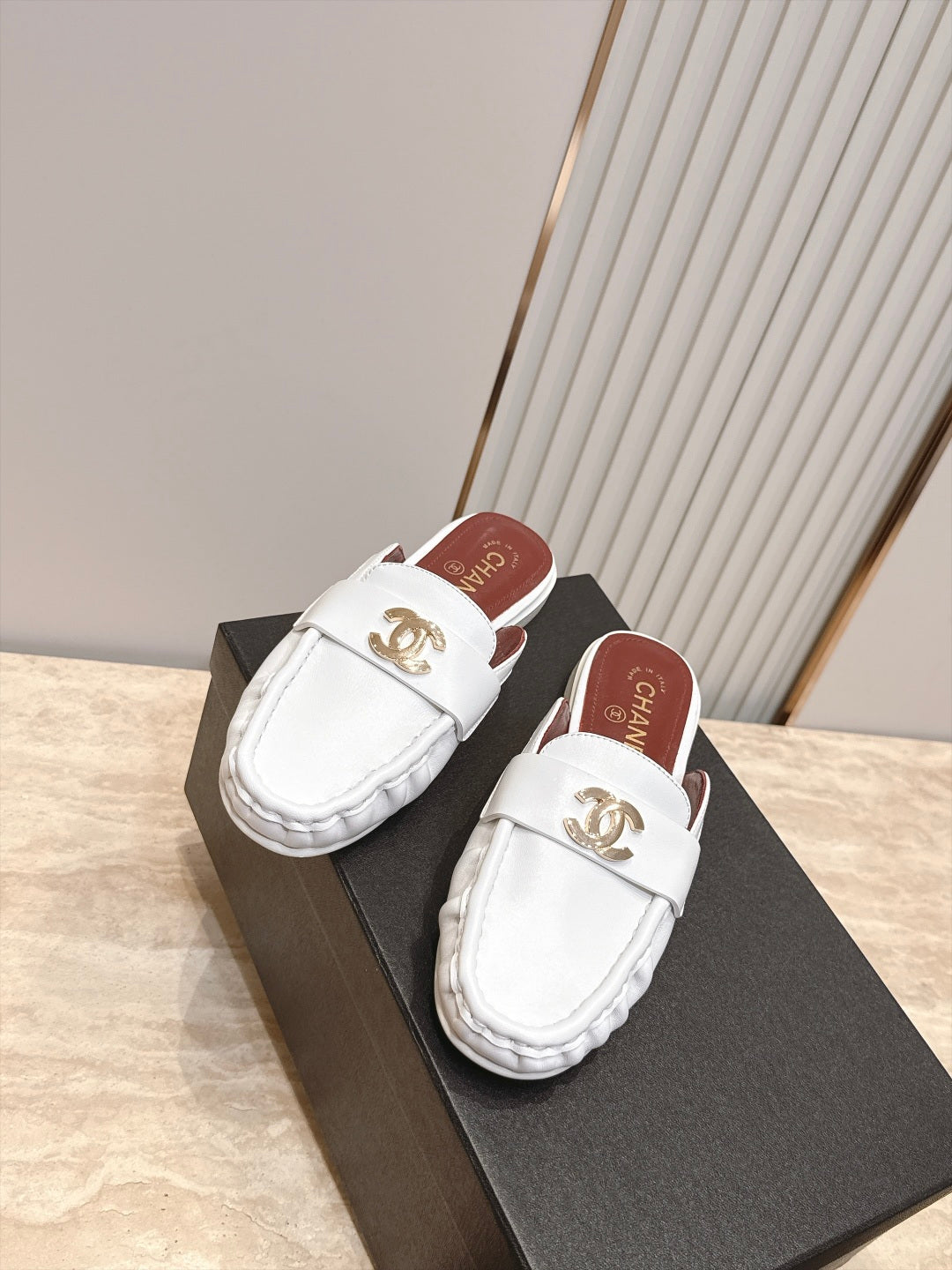 CC 26s Ruffled Mules White Glossy Sheepskin 992379