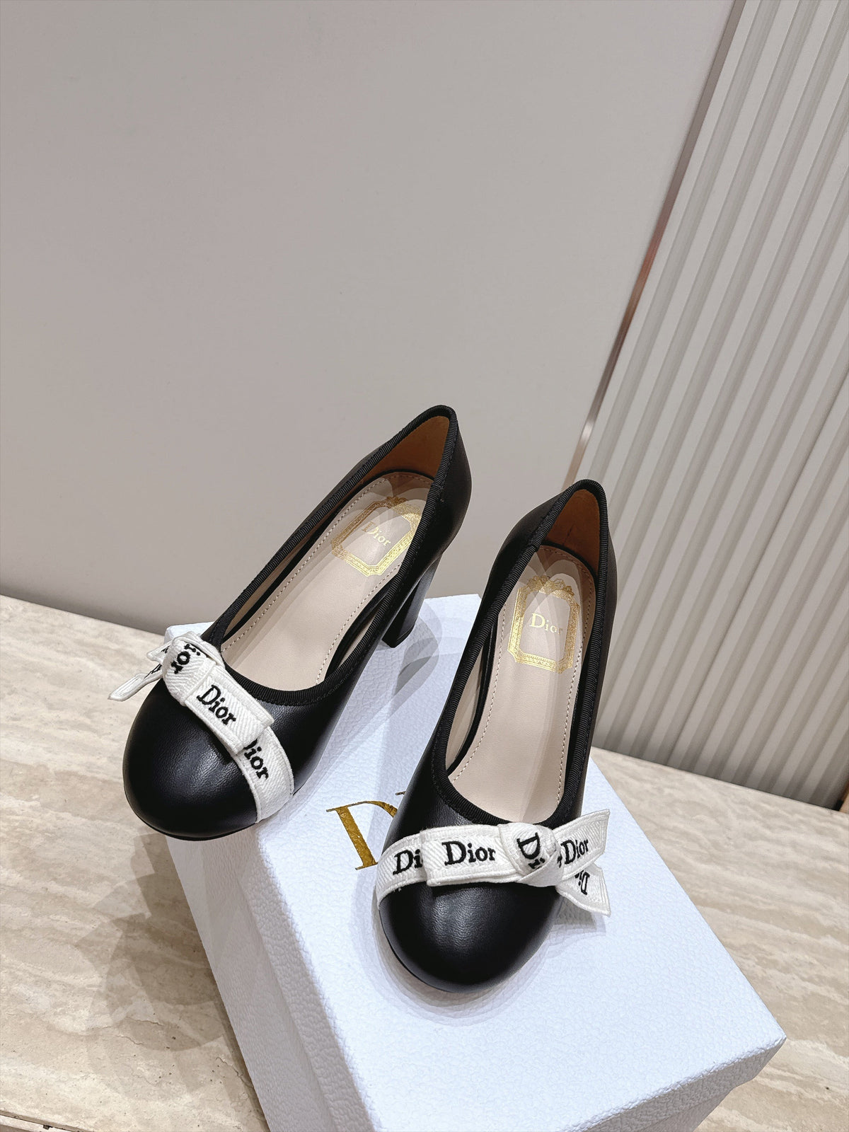 CD 26s Block Heel Pumps 7cm Black Leather 121652