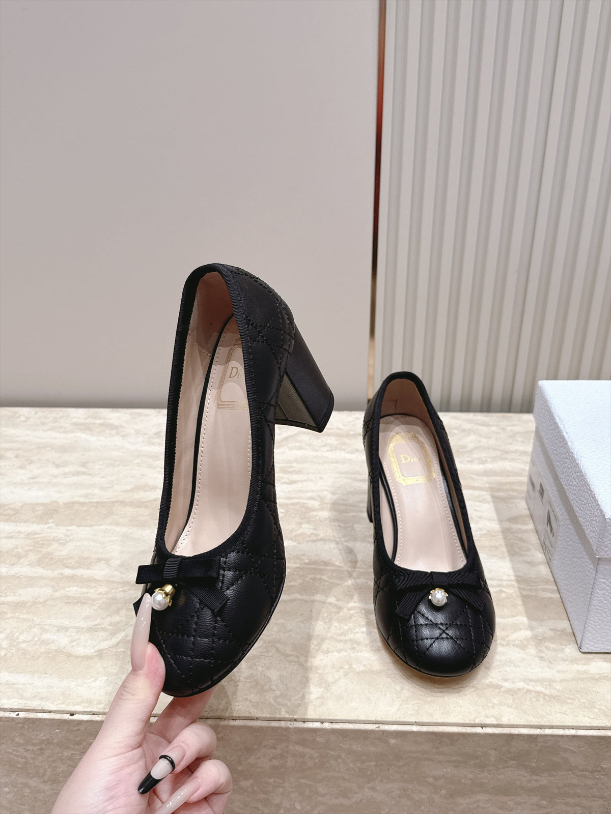 D 26s Block Heel Pumps 7cm Black Cannage Quilted Leather 121654