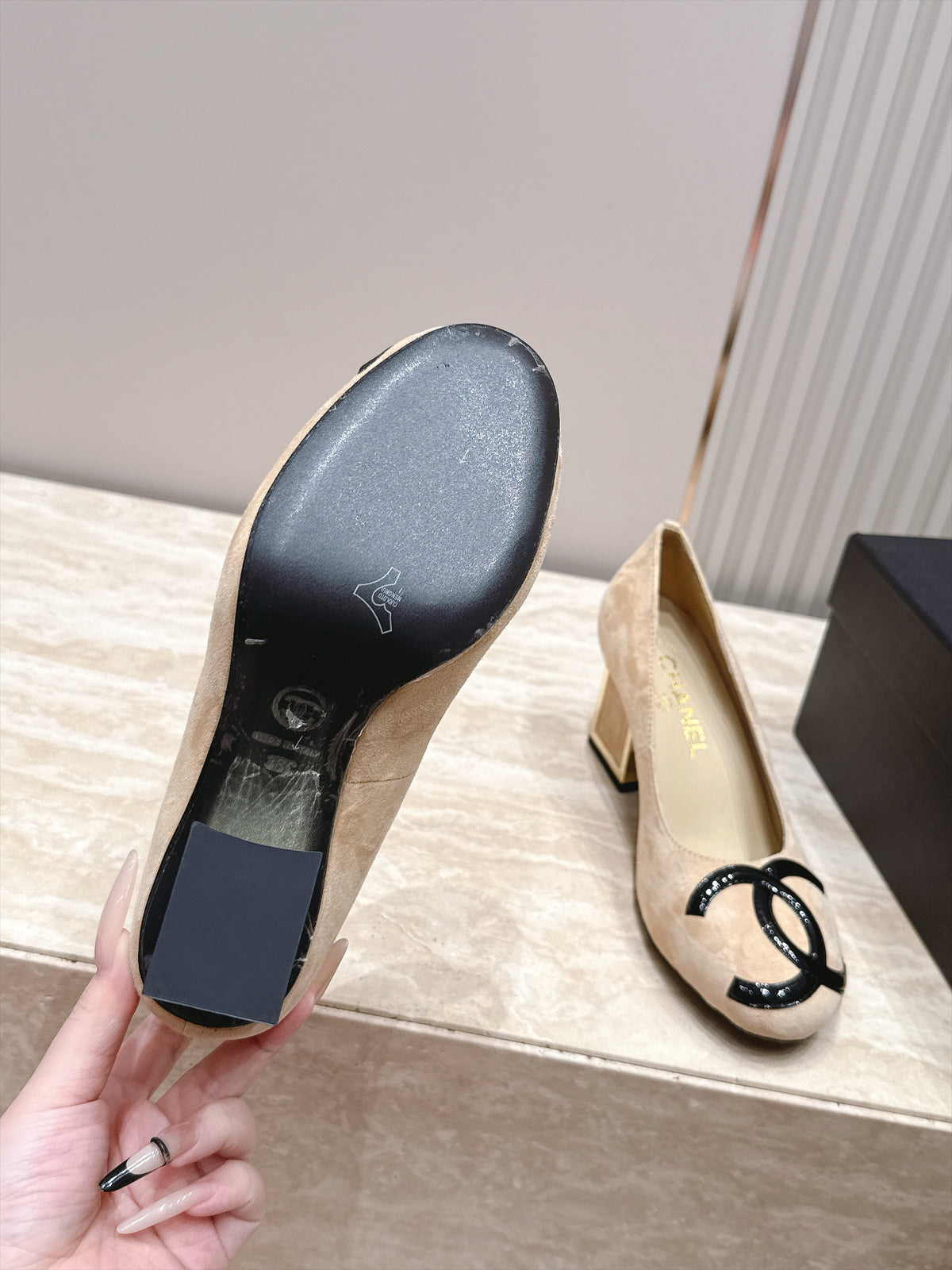 CC 26s Block Heel Pumps 6cm Beige Suede 121623