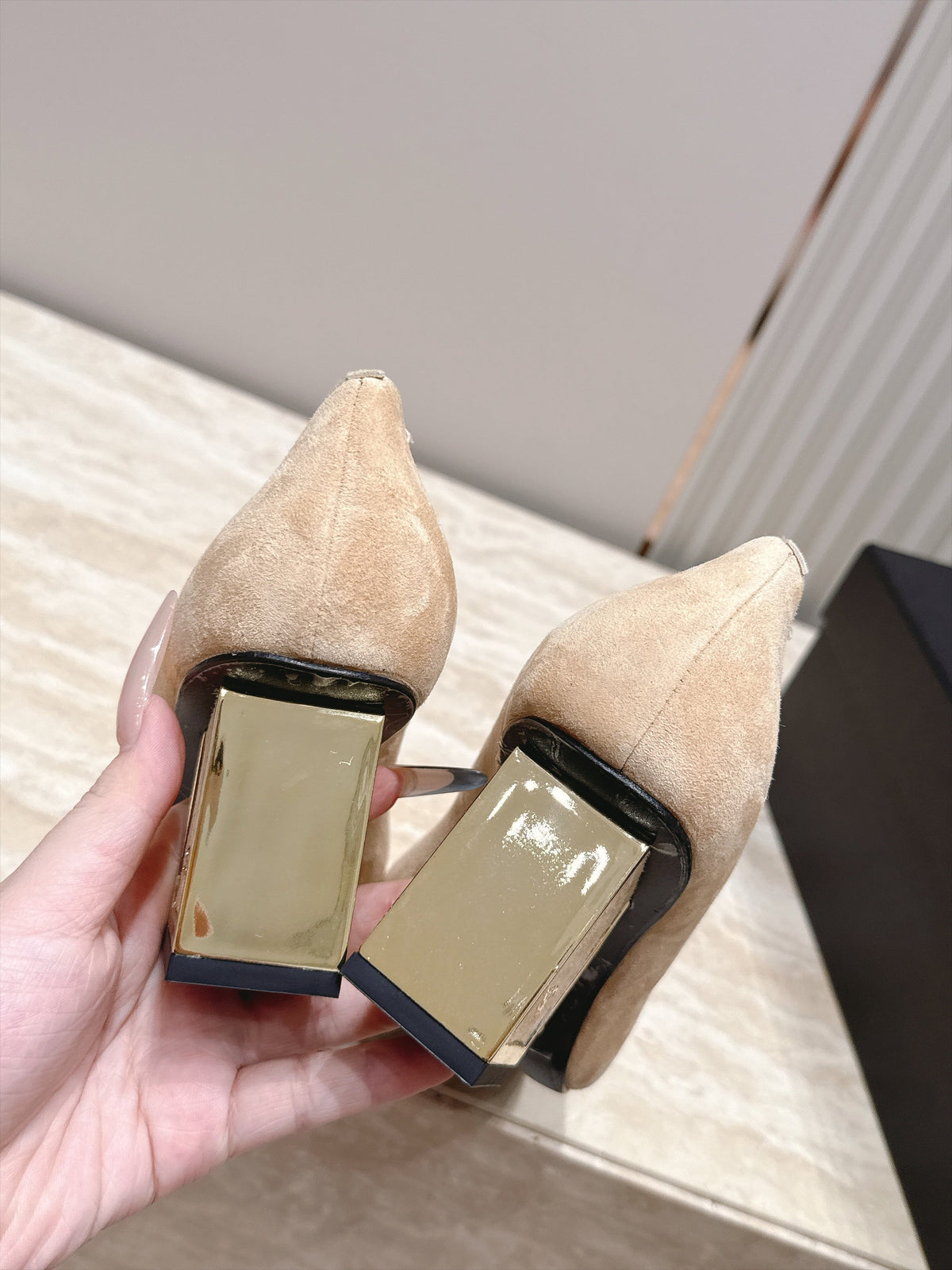 CC 26s Block Heel Pumps 6cm Beige Suede 121623