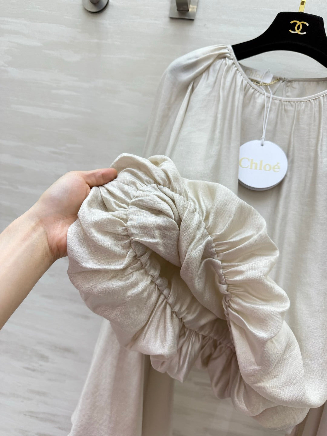 Chloé Wide-Sleeved Pleated Top Cream 397031