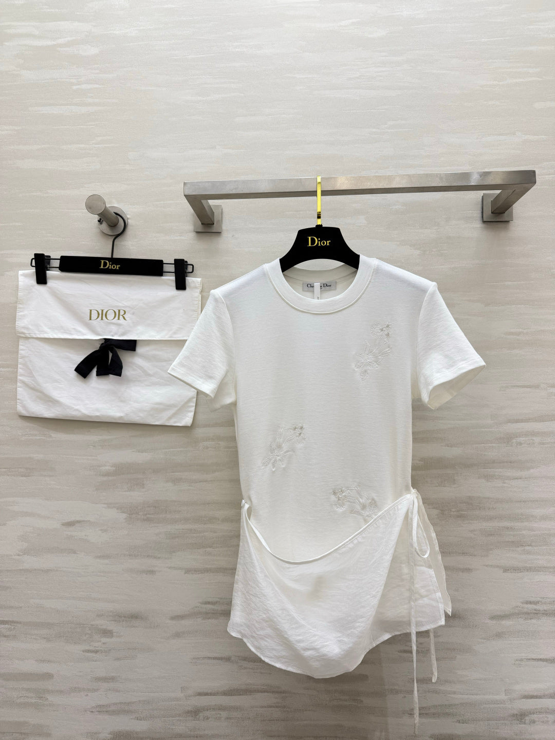 CD 26s Embroidered Wrap Tie T-Shirt White 410436