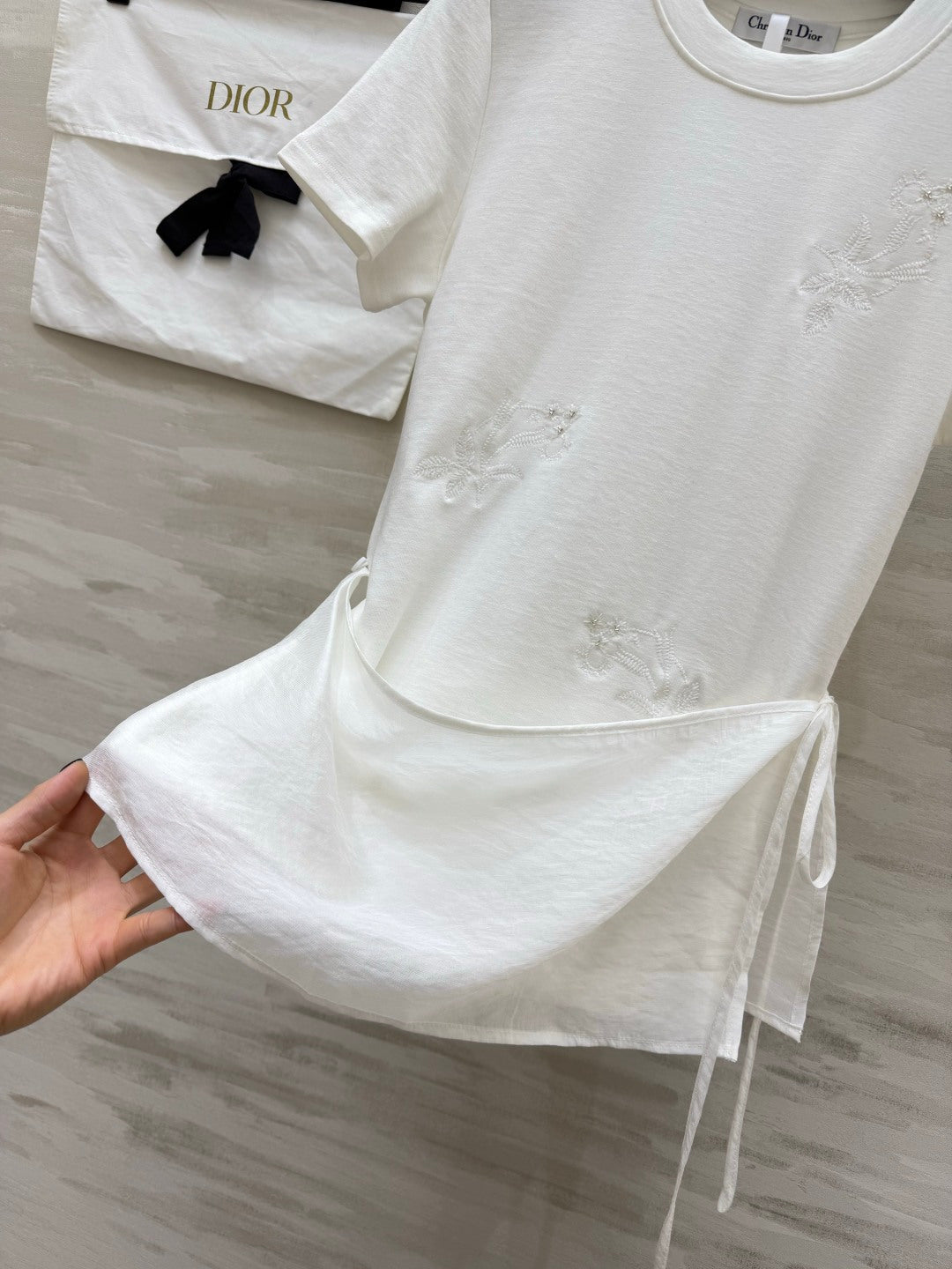 CD 26s Embroidered Wrap Tie T-Shirt White 410436