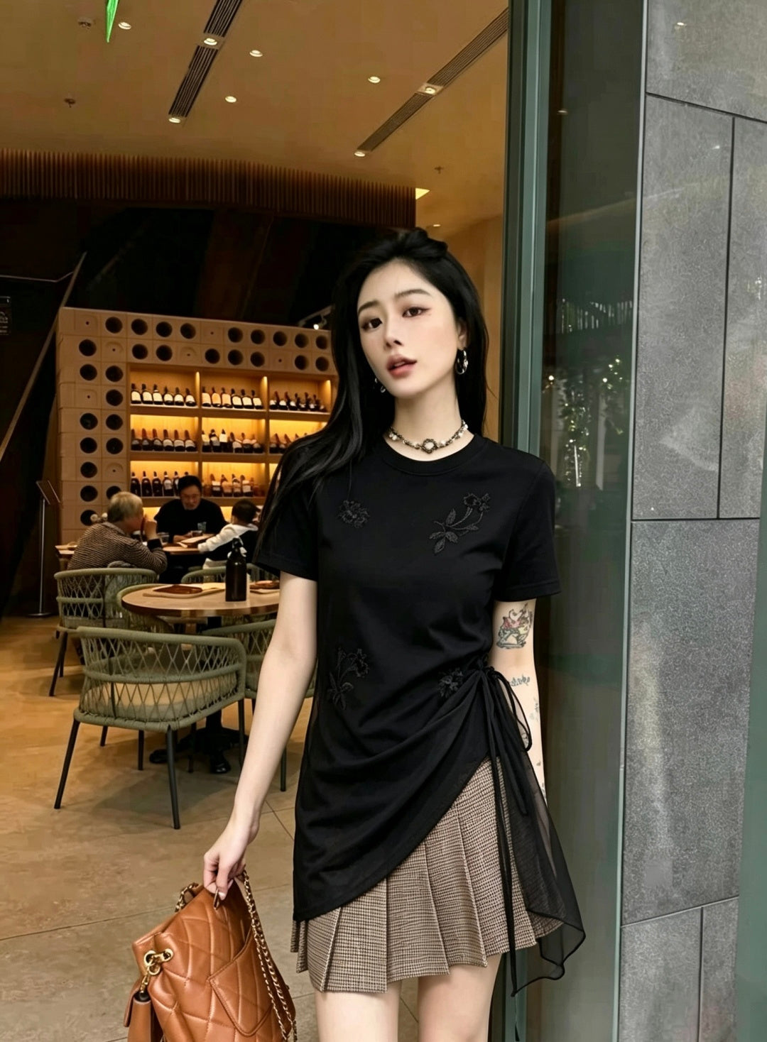 CD 26s Embroidered Wrap Tie T-Shirt Black 410438