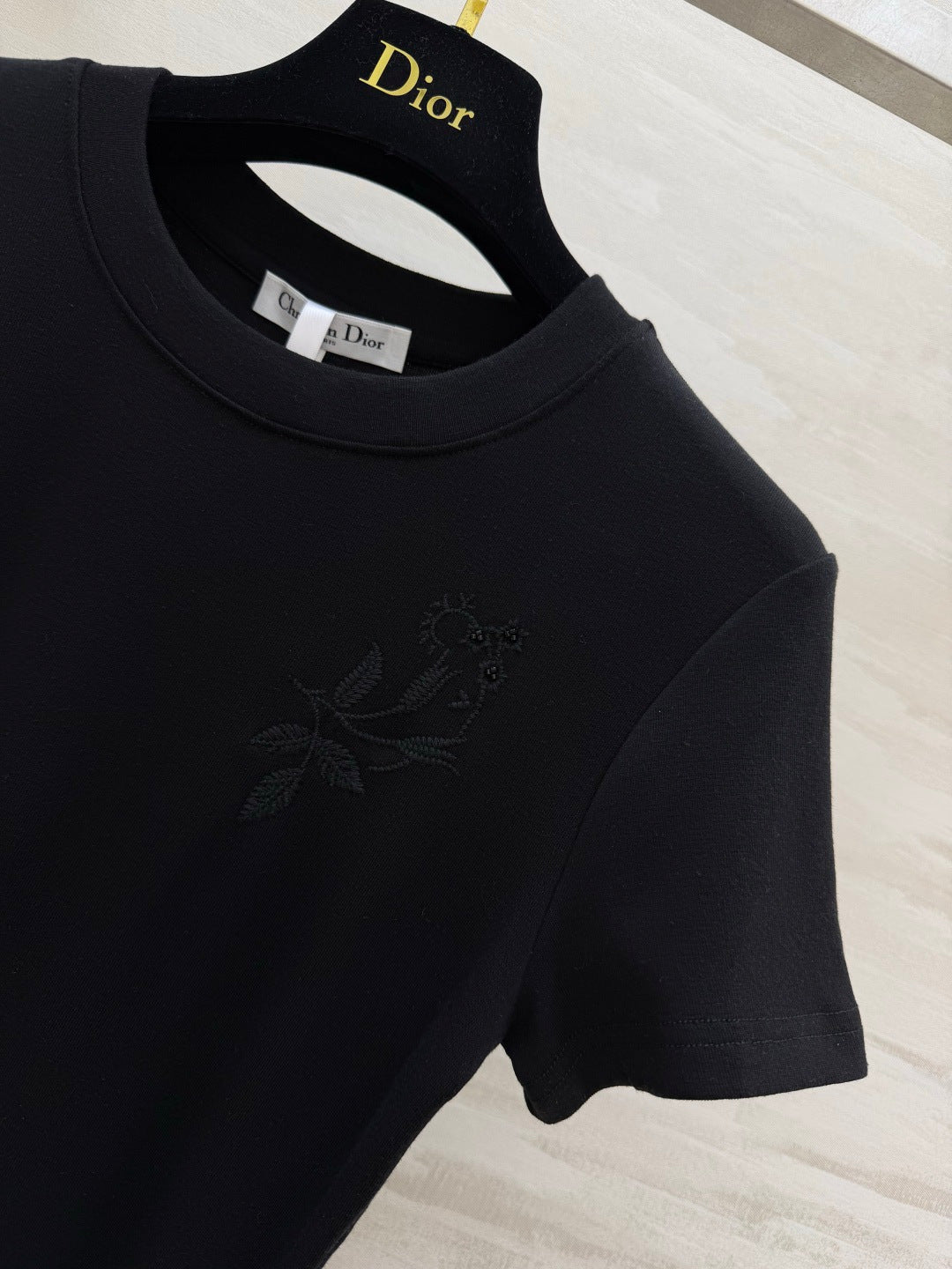 CD 26s Embroidered Wrap Tie T-Shirt Black 410438