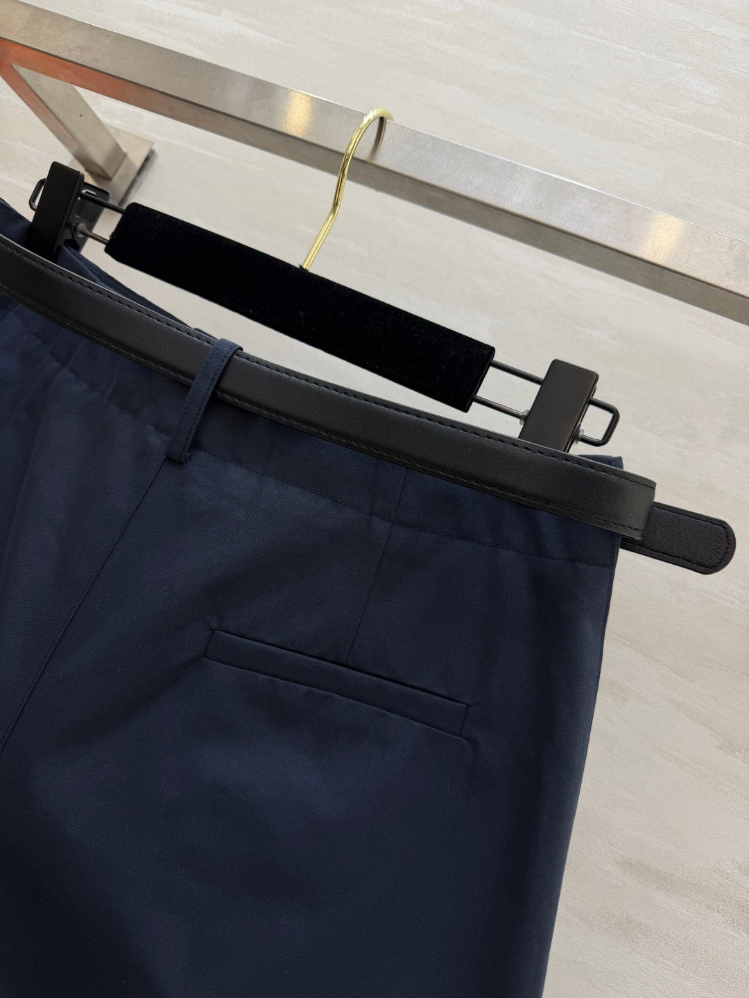 HM 26s Cargo Shorts with H-Buck Metal Belt Dark Blue Cotton 413975