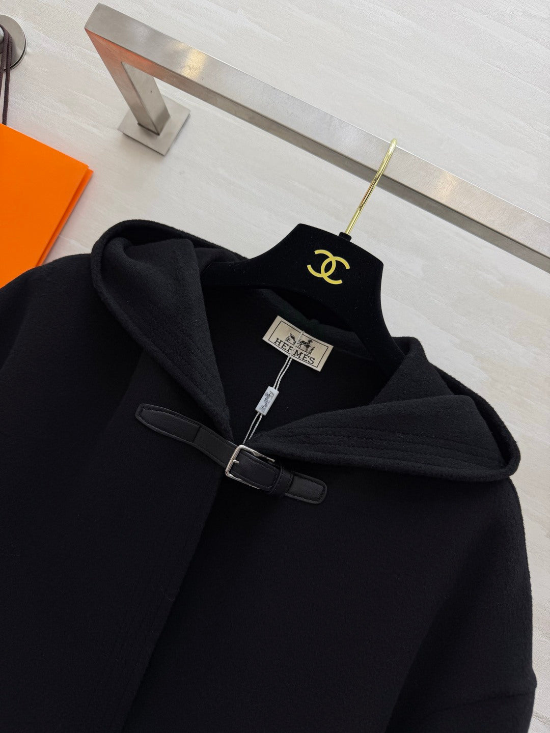 HM 26s Albion H Passant Hooded Jacket Black Cashmere 413965