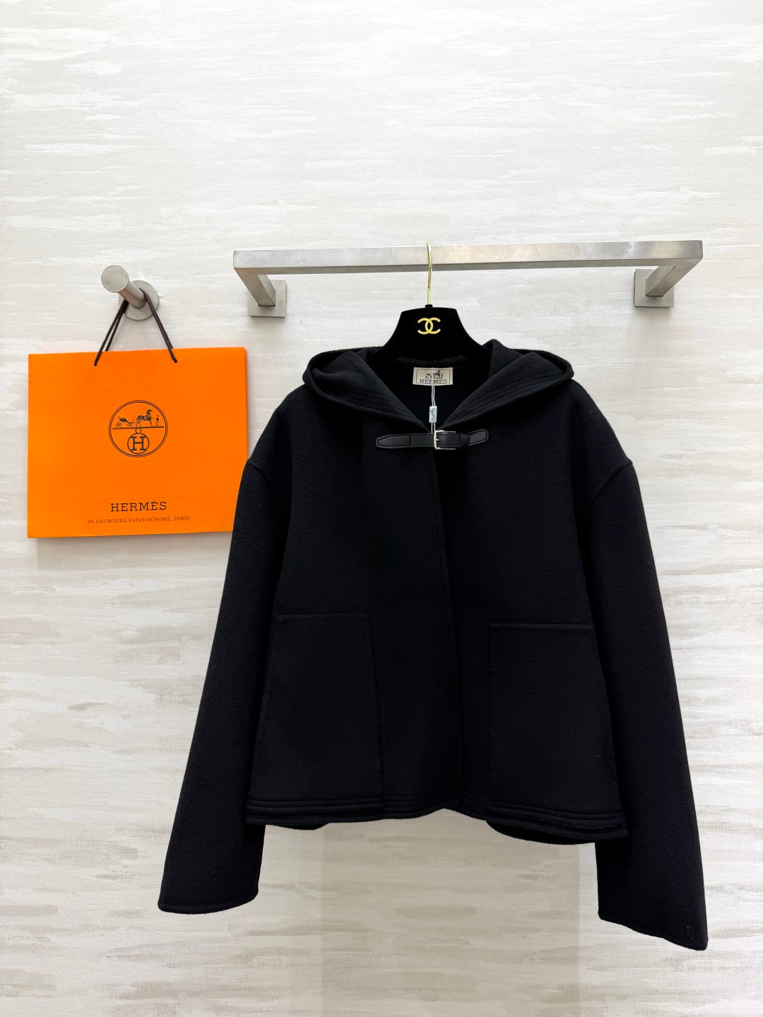 HM 26s Albion H Passant Hooded Jacket Black Cashmere 413965