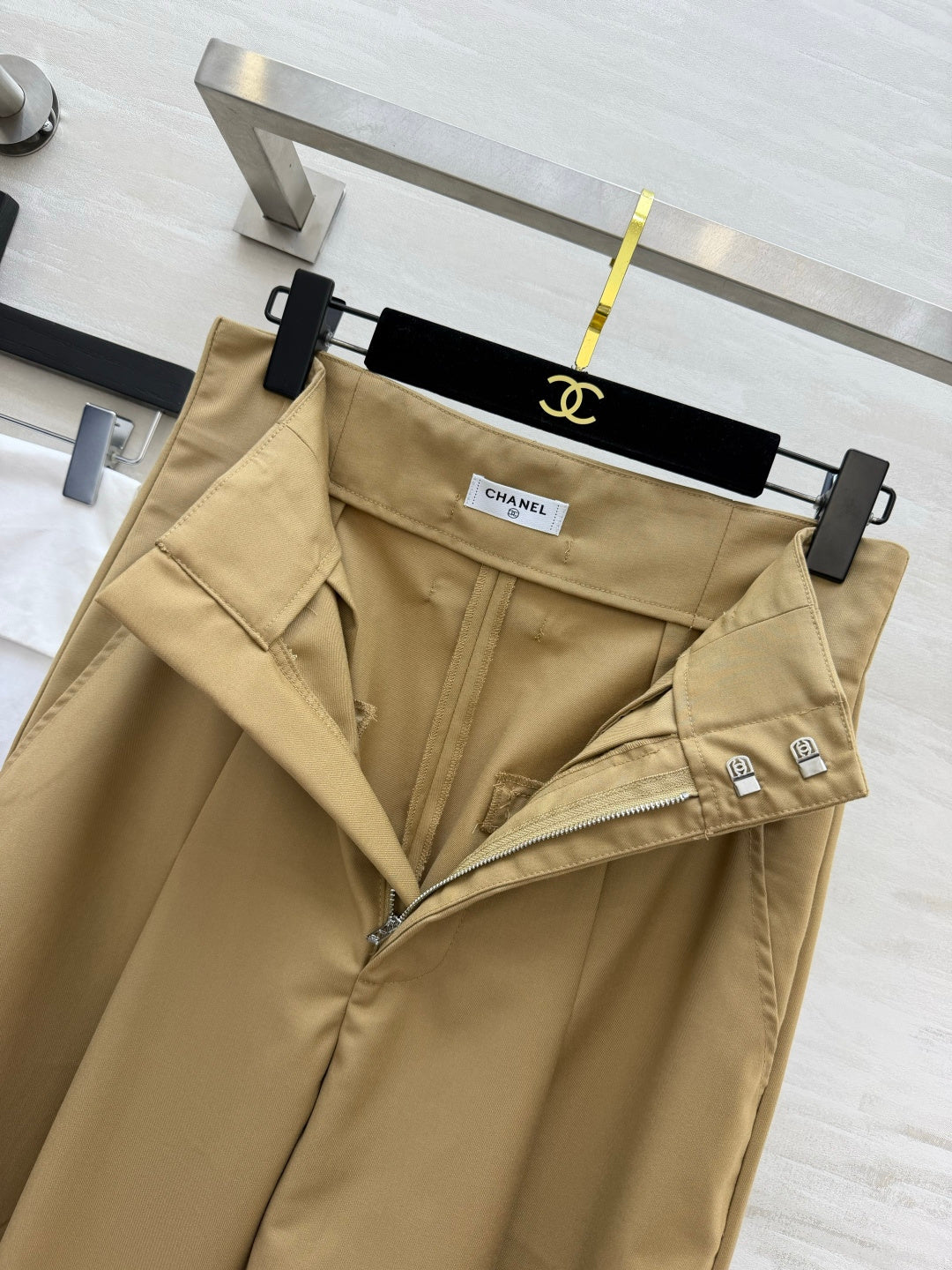 CC 26s High-Waisted Straight-Leg Trousers Khaki Cotton 422179