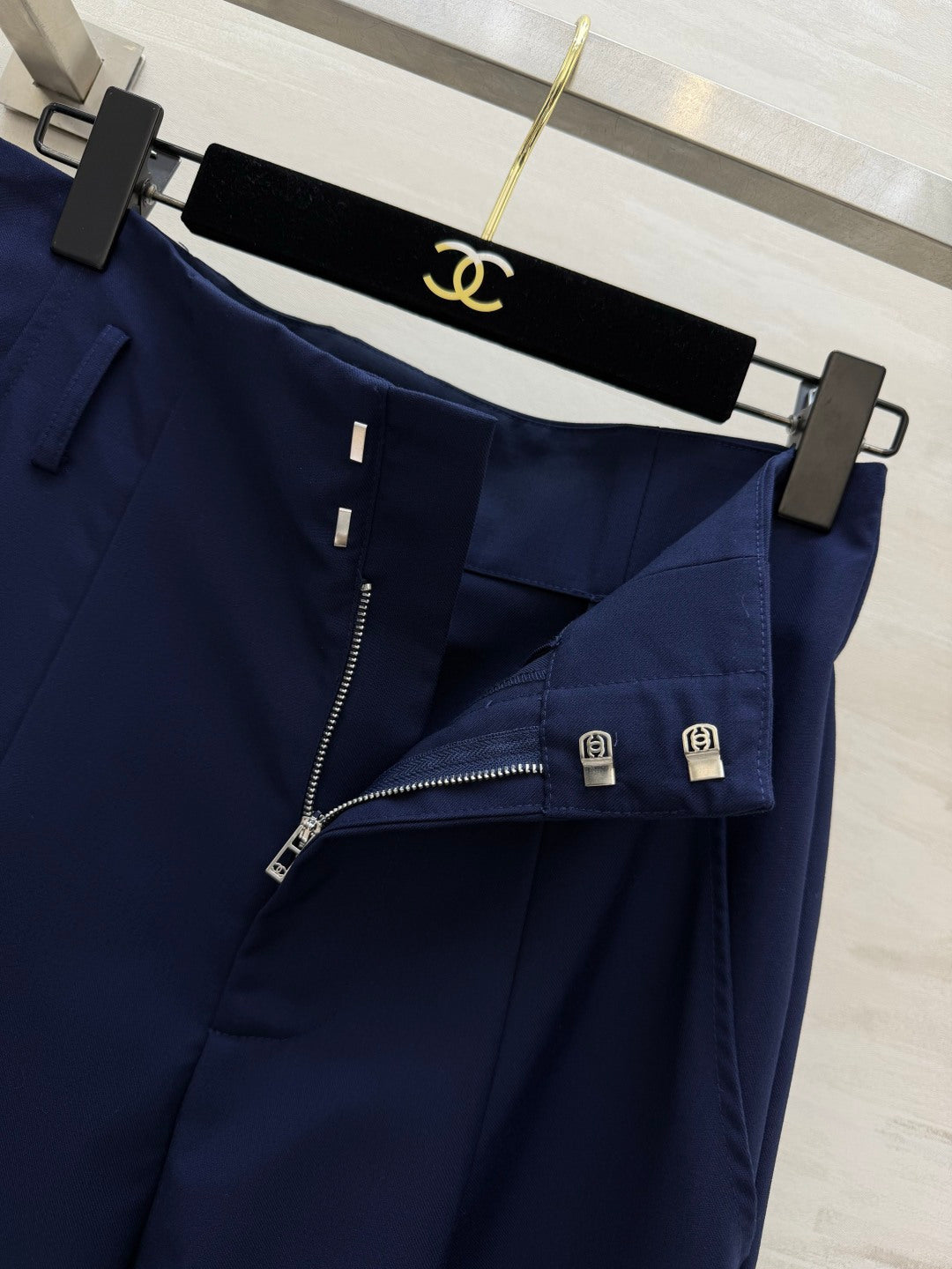 CC 26s High-Waisted Straight-Leg Trousers Cotton 422181