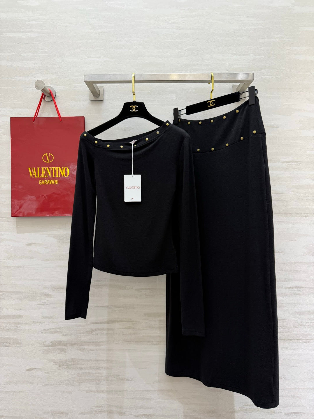 VT 26s Studded Set Shoulder Top Long Skirt Black Cotton 423396